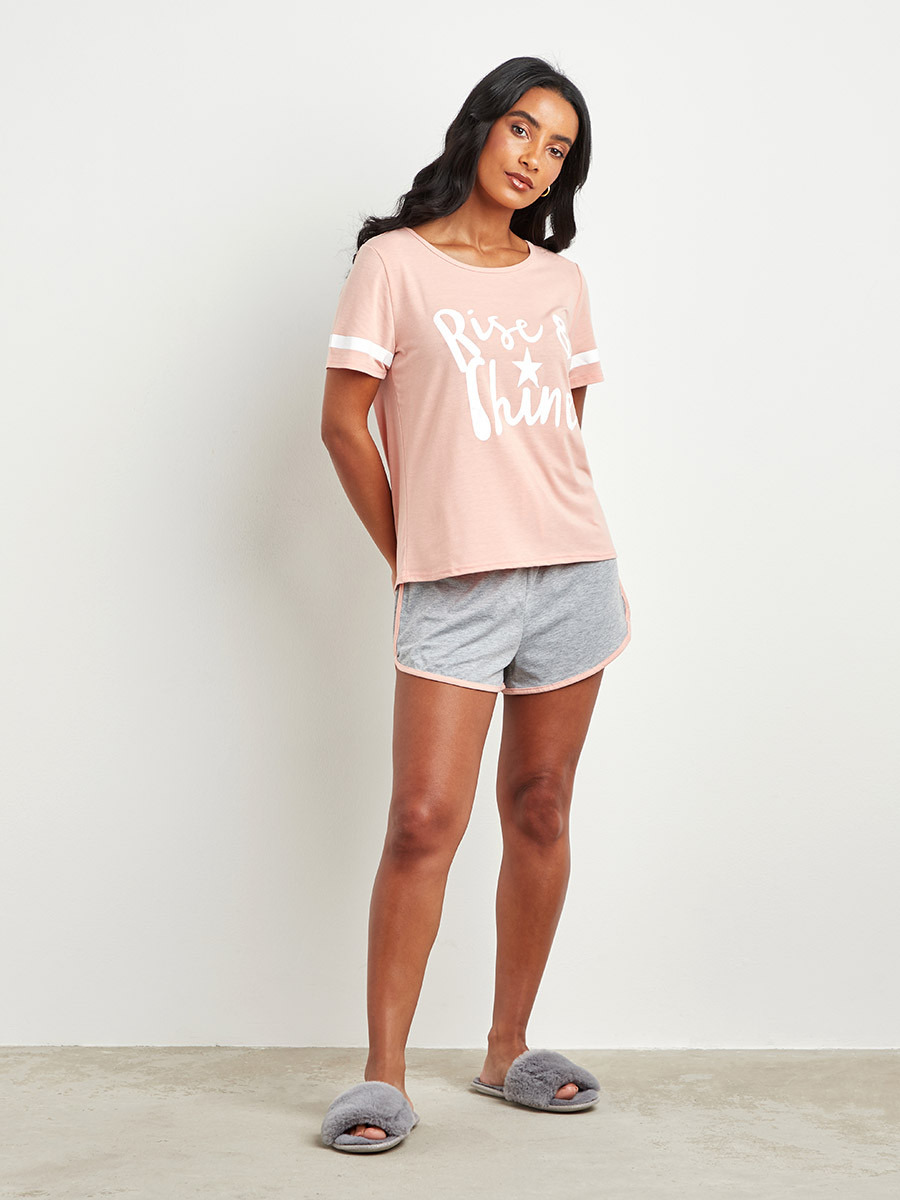 طقم شورت وتيشيرت بطبعة من ستايلي-women-clothing-nightwear-pyjamas-bottoms-image-2