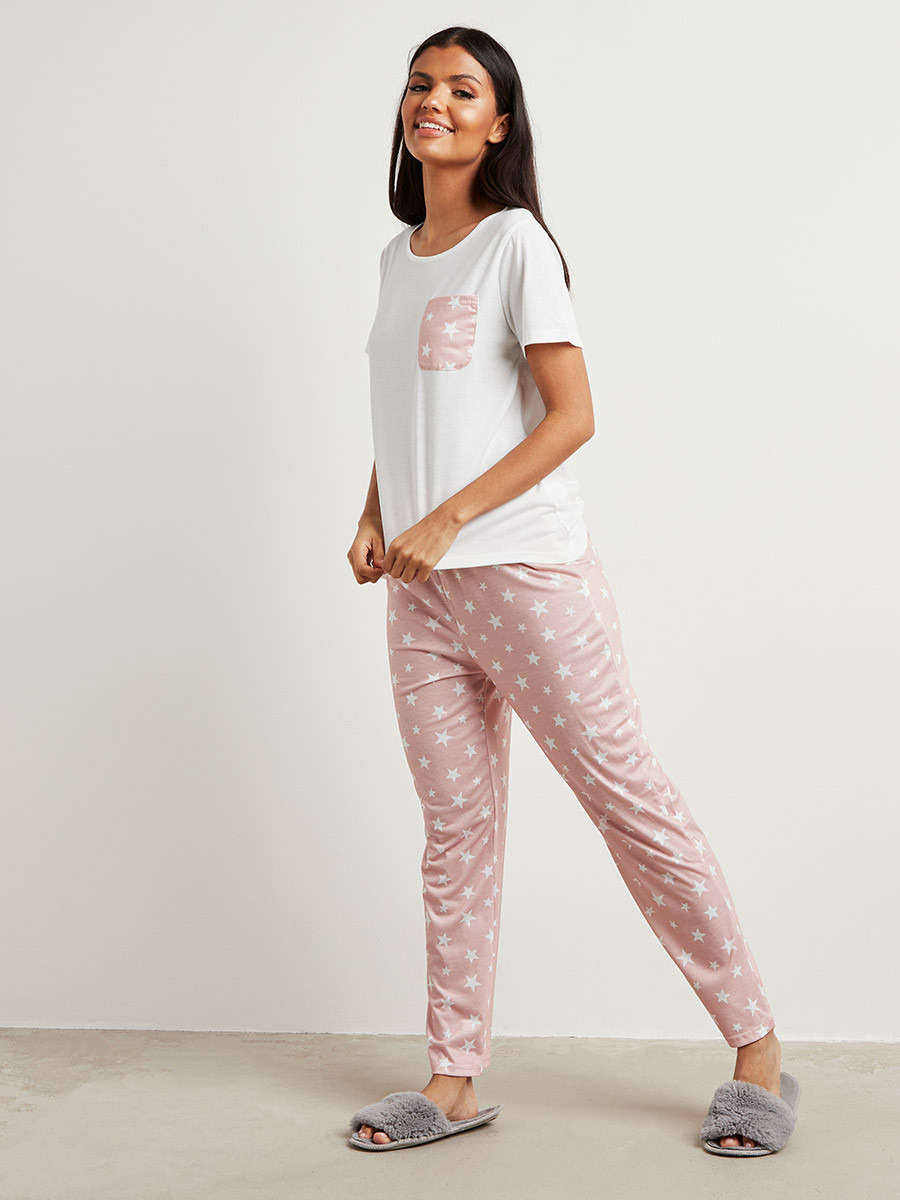 Styli Contrast Star Printed T-shirt and Pyjama Set-women-clothing-nightwear-pyjamas-longsets-image-6