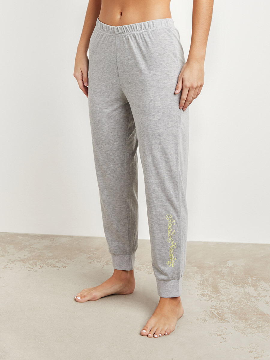 طقم بيجاما بنطلون وتيشيرت بطبعة-women-clothing-nightwear-pyjamas-bottoms-image-4