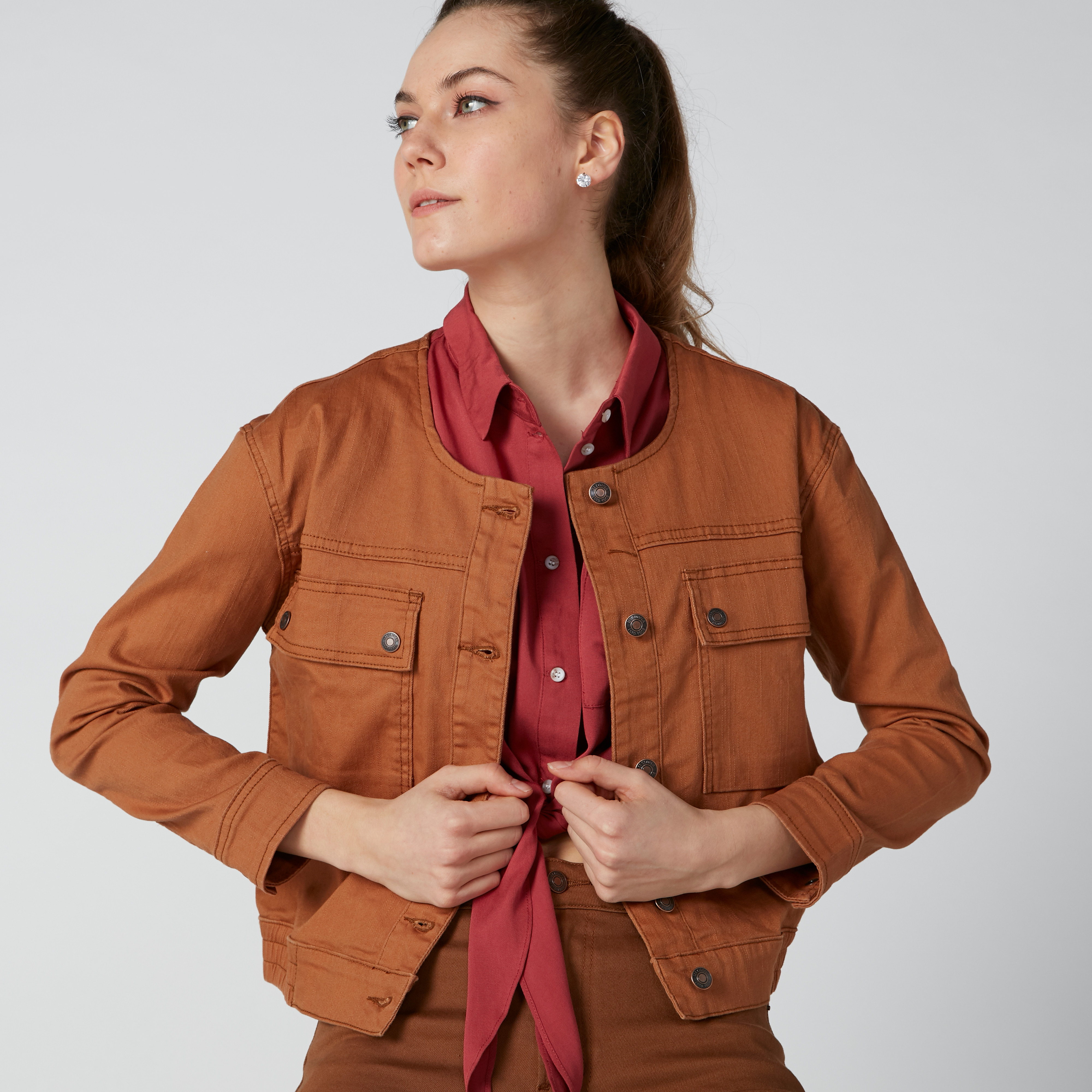 جاكيت مستدامة دينم بقصّة عادية وأكمام طويلة-women-winterwear-coatsandjackets-jackets-image-1