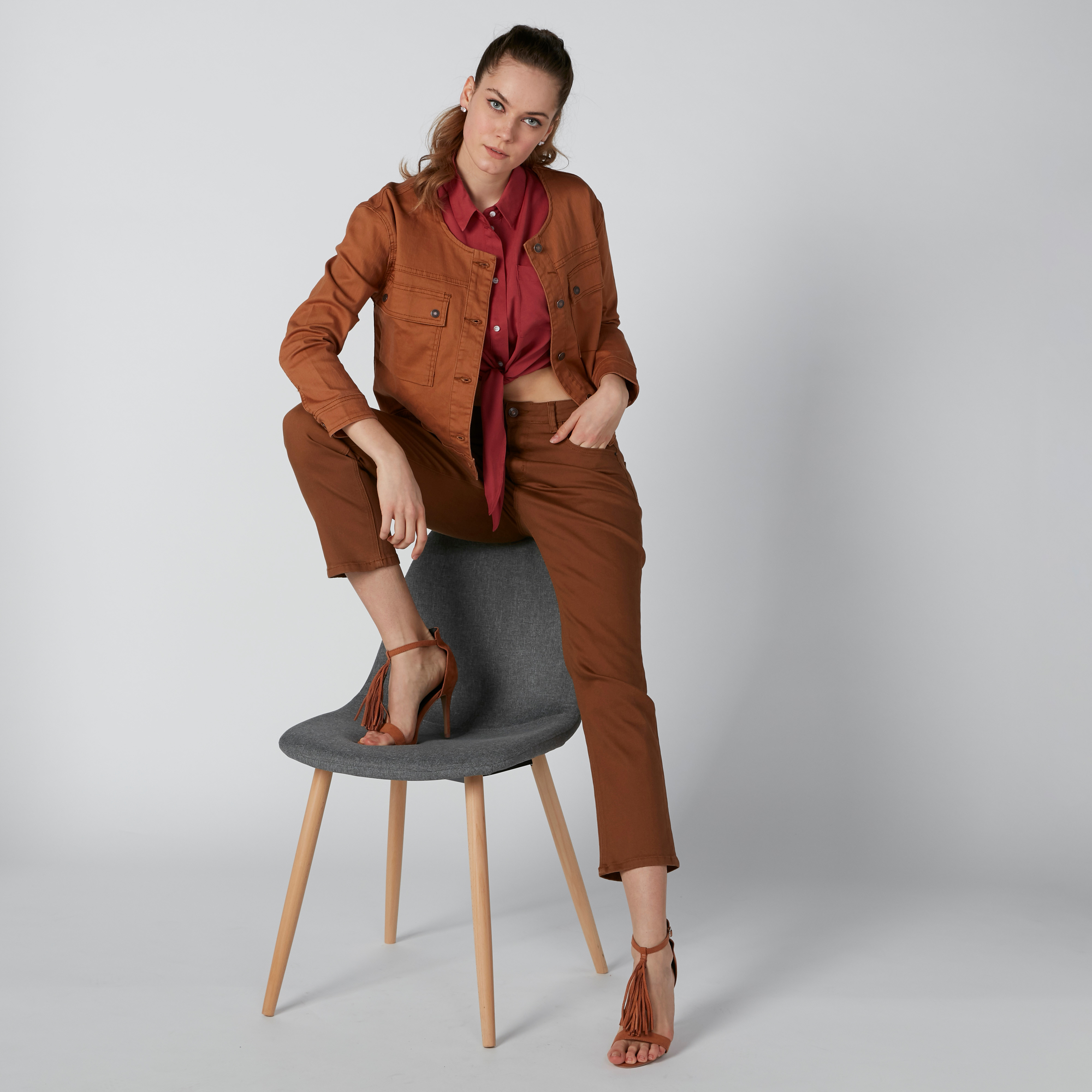 جاكيت مستدامة دينم بقصّة عادية وأكمام طويلة-women-winterwear-coatsandjackets-jackets-image-2