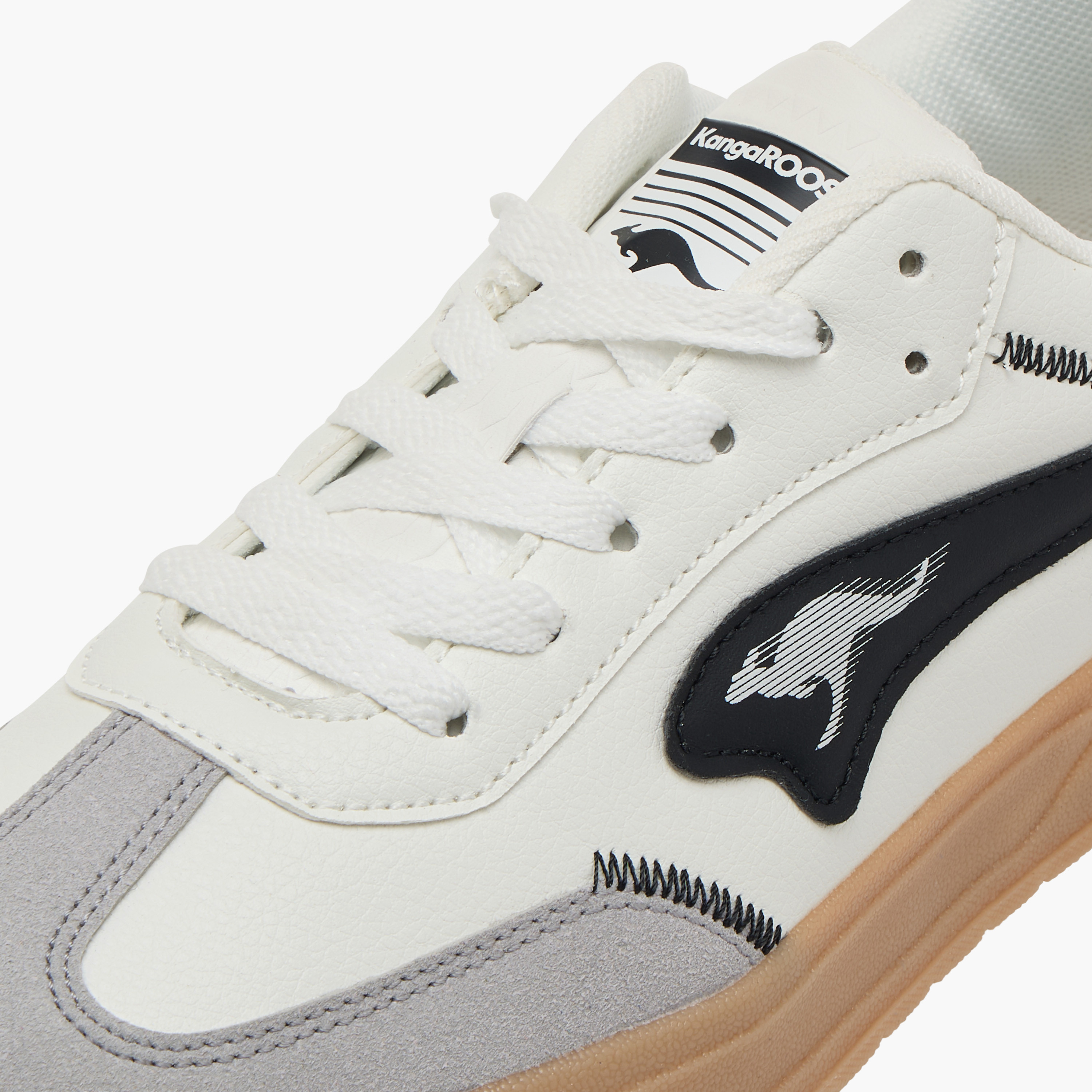 حذاء سنيكرز برباط إغلاق وتفاصيل الشعار للنساء من كانجاروس-women-shoes-sneakers-image-4