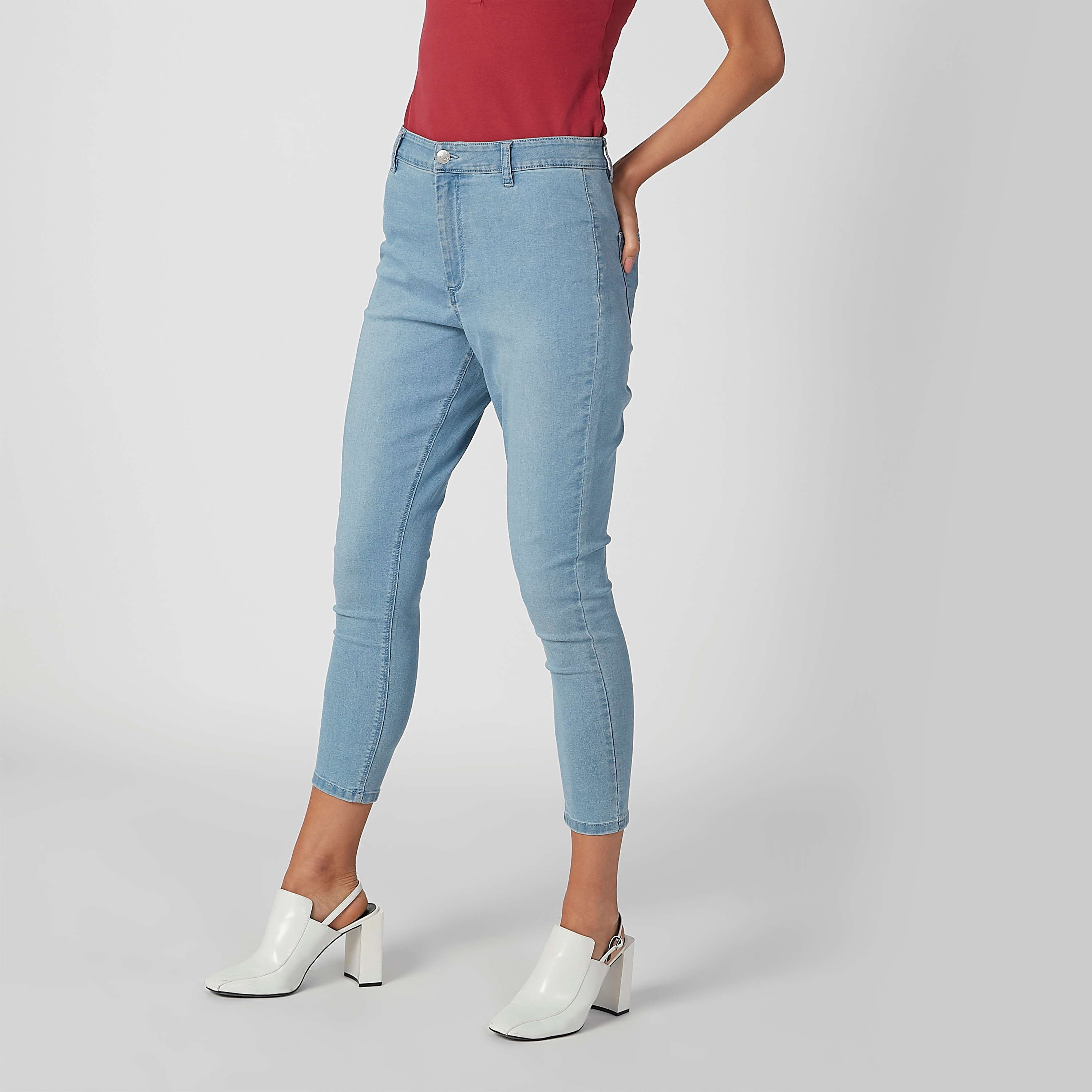 Buy Women s Skinny Fit Cropped High Waist Jeans with Pocket Detail and Belt Loops Online Centrepoint Qatar