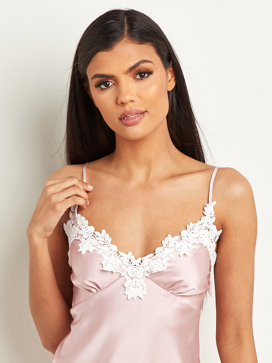 مجموعة من بلوزة بحواف محيوكة وشورت من ستايلي-women-clothing-nightwear-pyjamas-longsets-image-4