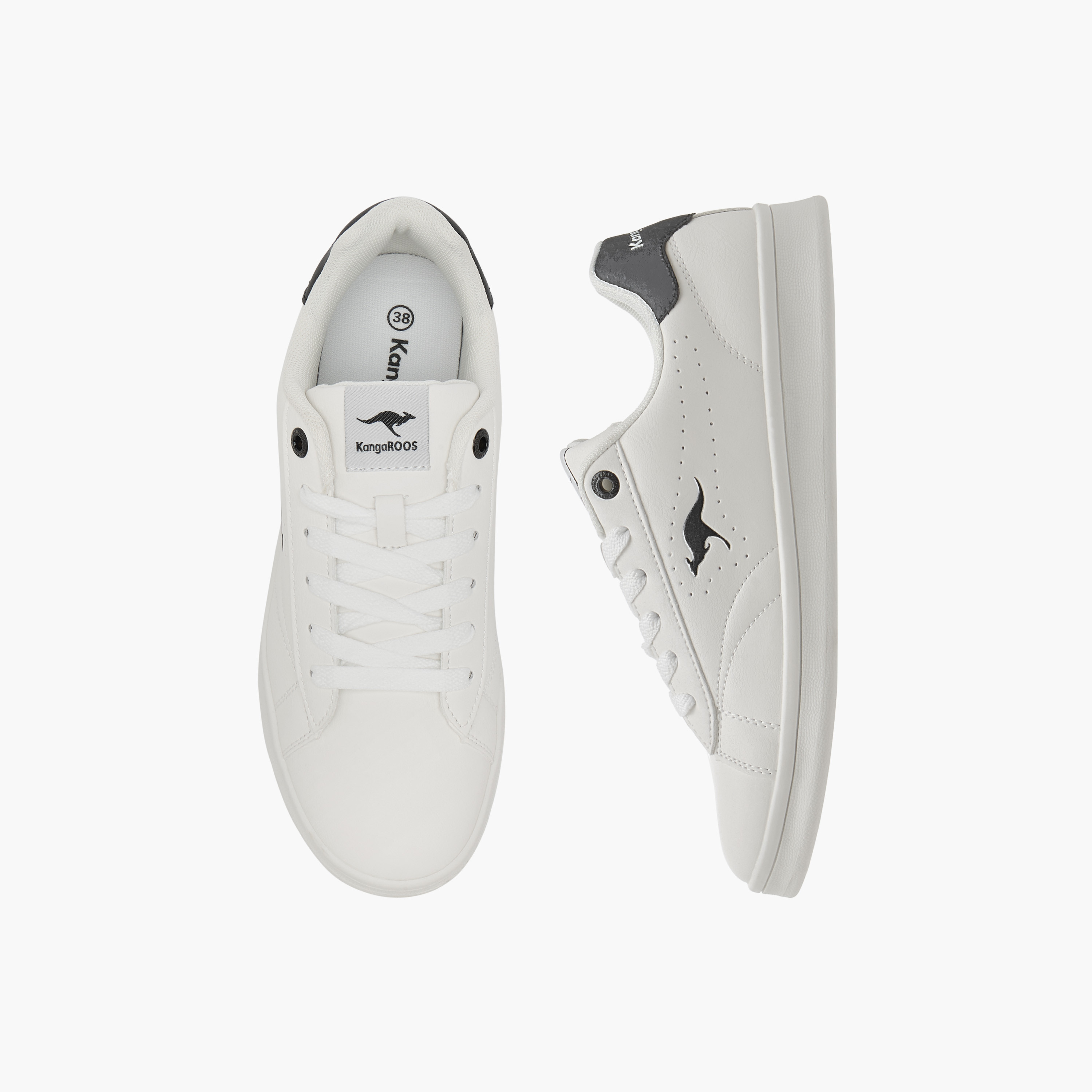 حذاء سنيكرز برباط إغلاق وتفاصيل الشعار للنساء من كانجاروس-women-shoes-sneakers-image-1