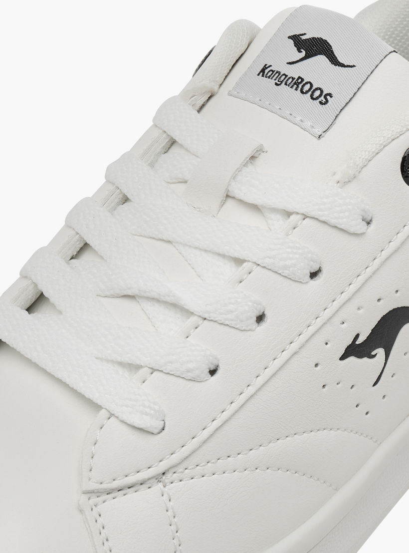 حذاء سنيكرز برباط إغلاق وتفاصيل الشعار للنساء من كانجاروس-women-shoes-sneakers-image-4