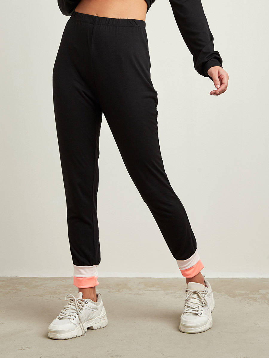 Styli Contrast Chevron Striped Hoodie and Jogger Set-women-clothing-nightwear-pyjamas-bottoms-image-4