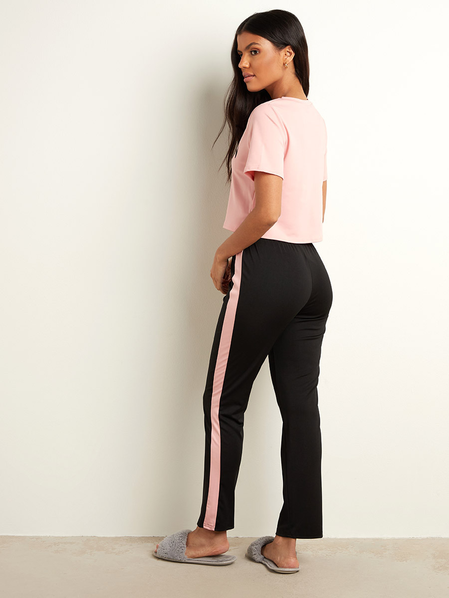 مجموعة من تيشيرت مطبوع وبنطلون بيجاما من ستايلي-women-clothing-nightwear-pyjamas-bottoms-image-4