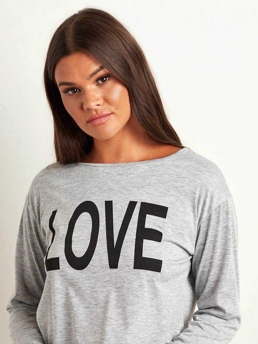 Styli Love Slogan Printed Long Sleeves T-shirt and Mini Shorts Set-women-clothing-nightwear-pyjamas-longsets-image-4