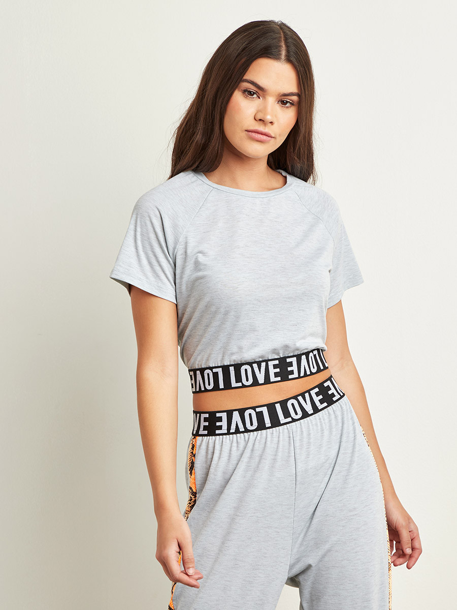 مجموعة من تيشيرت قصير مطبوع وبنطلون رياضي من ستايلي-women-clothing-nightwear-pyjamas-longsets-image-2