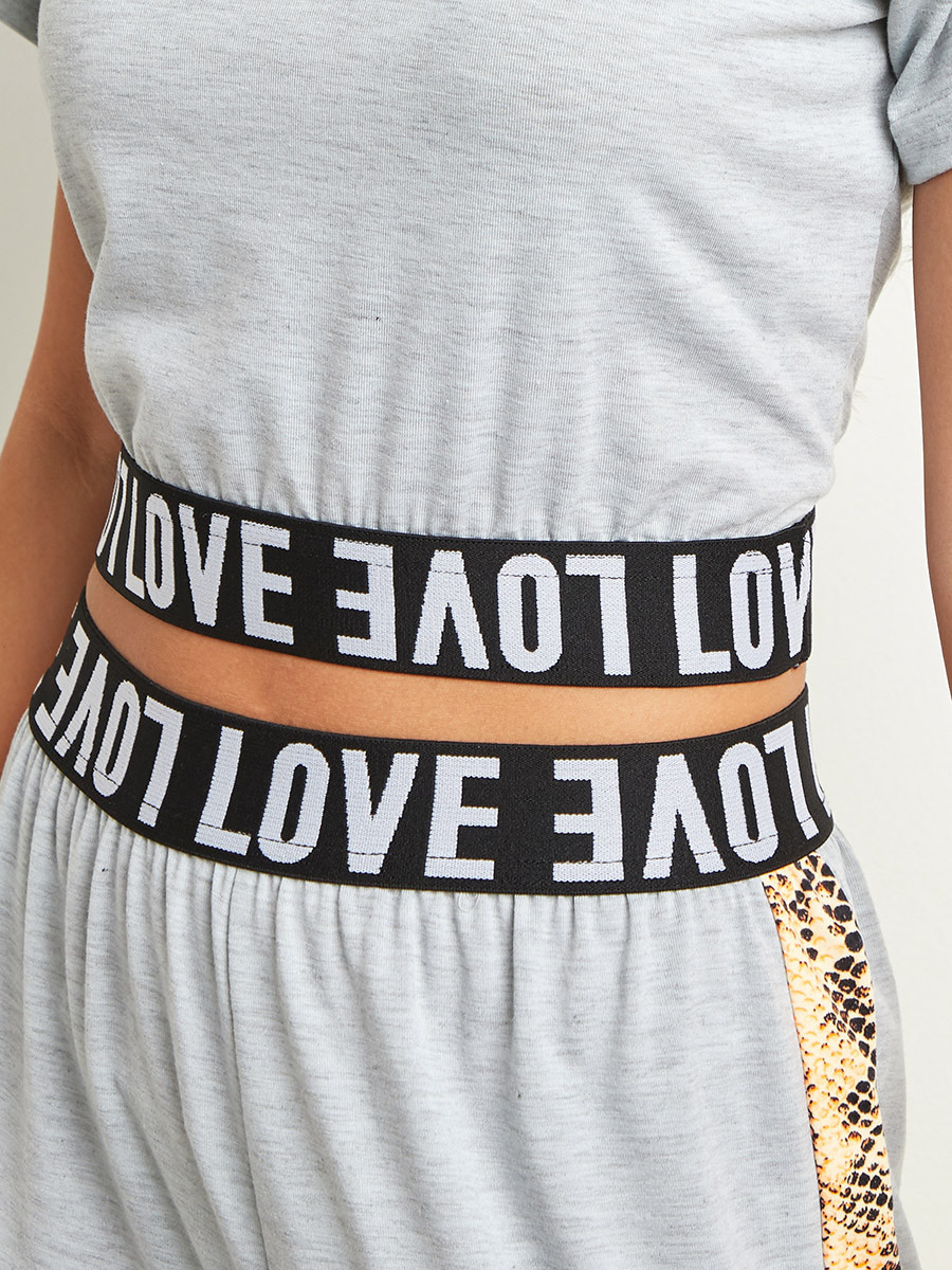 مجموعة من تيشيرت قصير مطبوع وبنطلون رياضي من ستايلي-women-clothing-nightwear-pyjamas-longsets-image-5