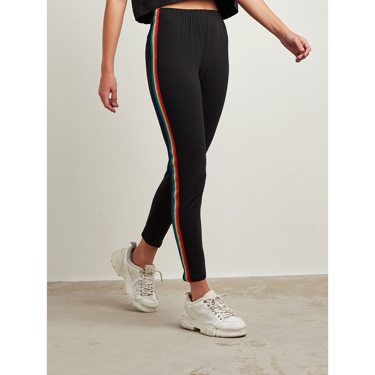 ليقنز بطبعة مموهة وخصر مطاطي من ستايلي-women-clothing-leggings-image-1