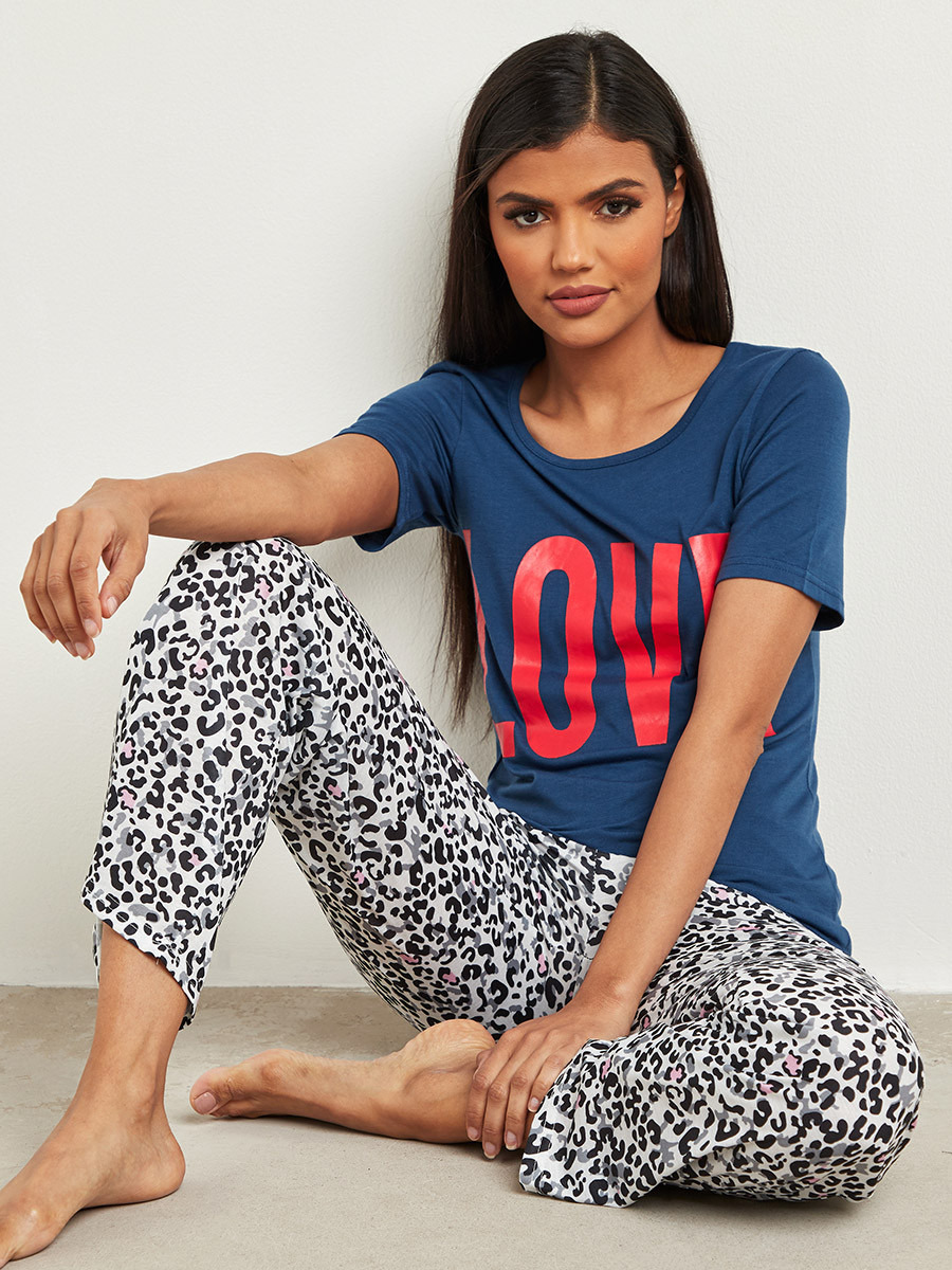 مجموعة من تيشيرت مطبوع وبنطلون بيجاما مطبوع من ستايلي-women-clothing-nightwear-pyjamas-longsets-image-1