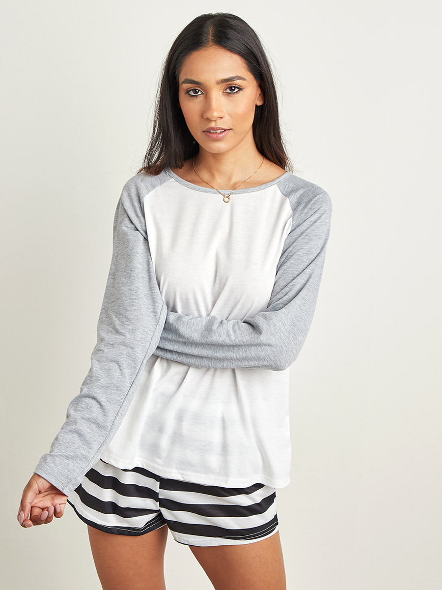 مجموعة من تيشيرت بأكمام طويلة وشورت مخطط من ستايلي-women-clothing-nightwear-pyjamas-longsets-image-1