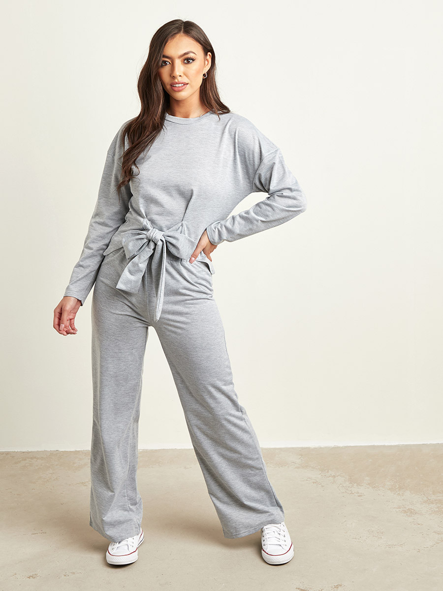 مجموعة من بلوزة بتصميم ربطة وبنطلون بأرجل واسعة من ستايلي-women-clothing-nightwear-pyjamas-longsets-image-1