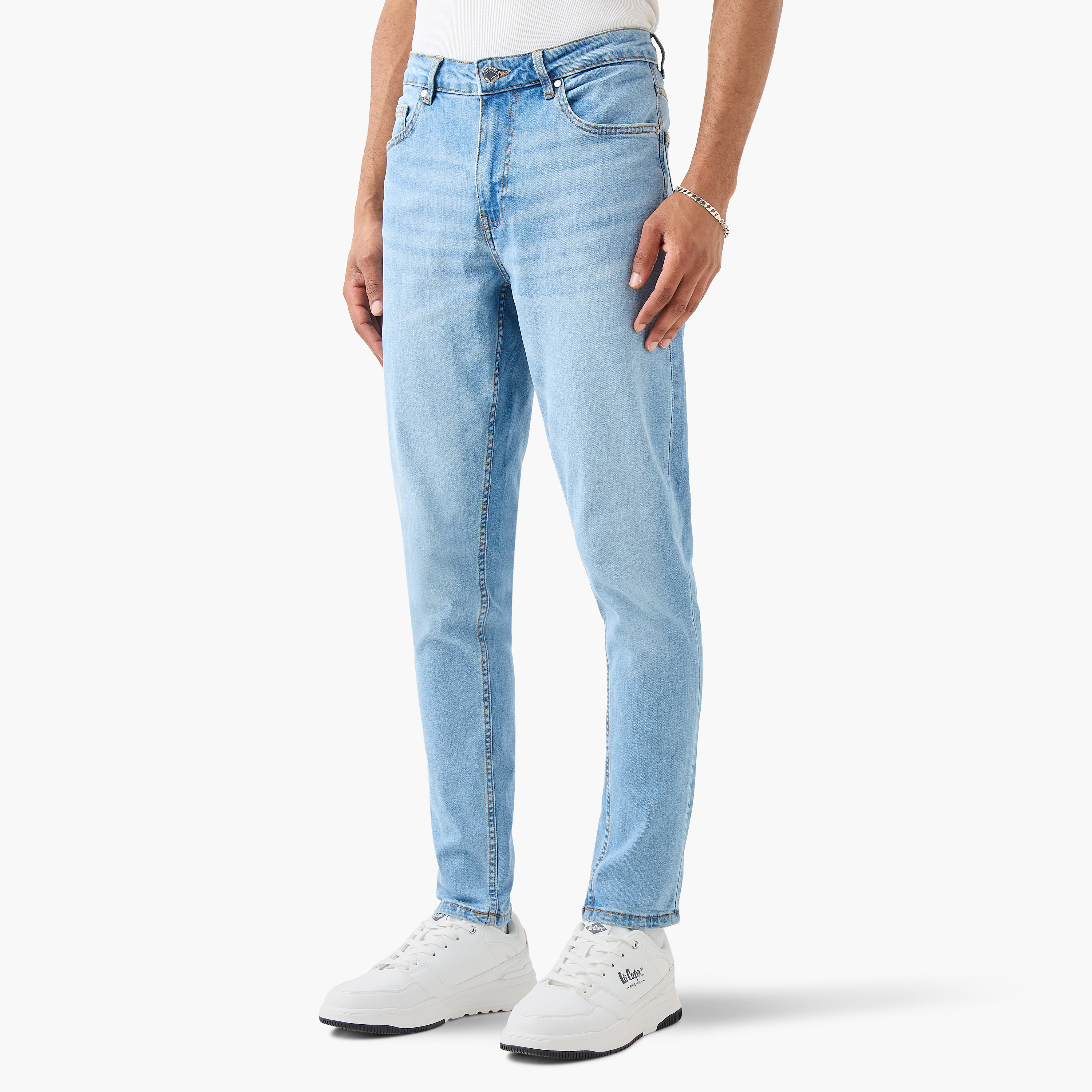 بنطلون جينز ضيق بزر إغلاق وجيوب من لي كوبر-men-clothing-jeans-image-1