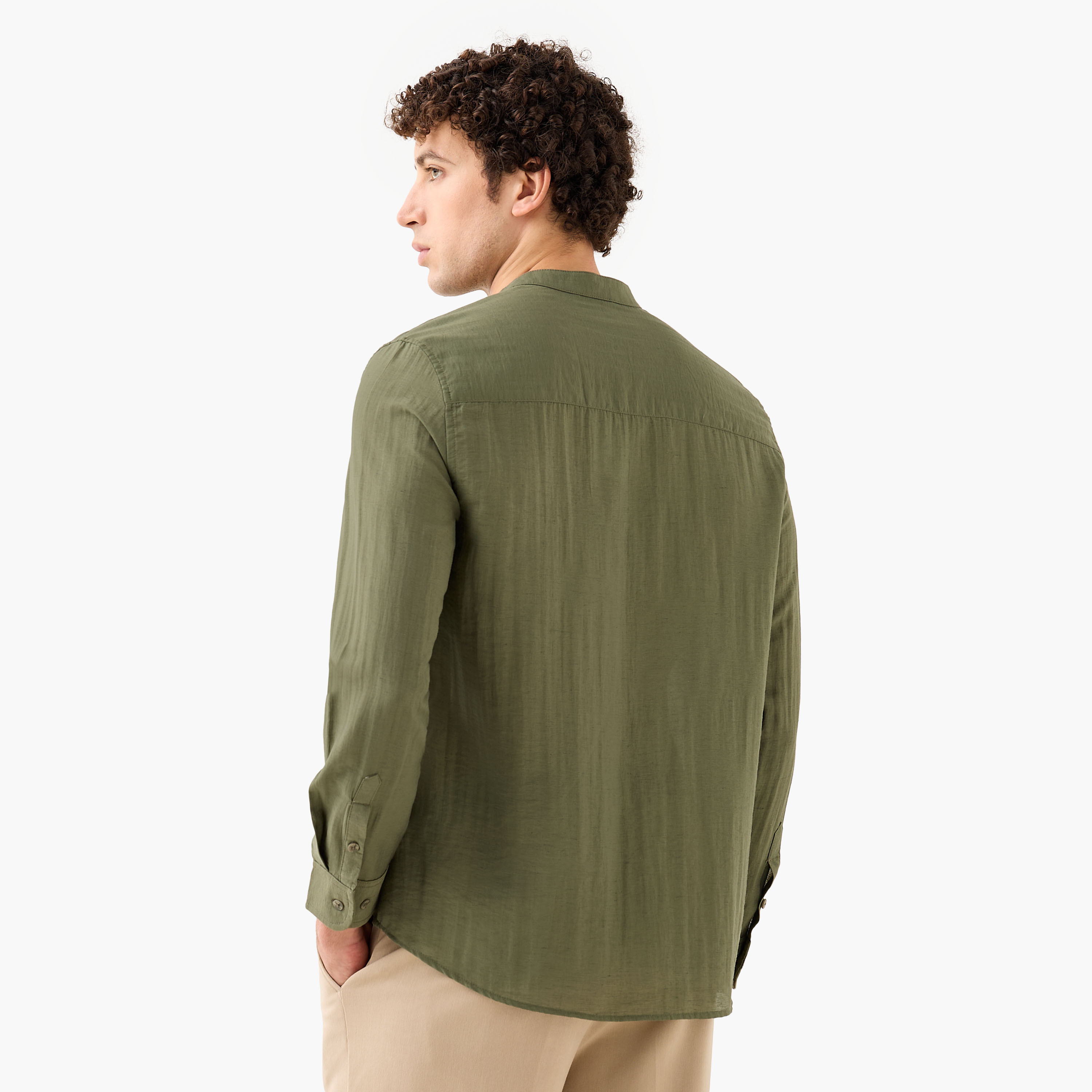 قميص بقصّة عادية وياقة ماندارين من لي كوبر-men-clothing-shirts-image-3