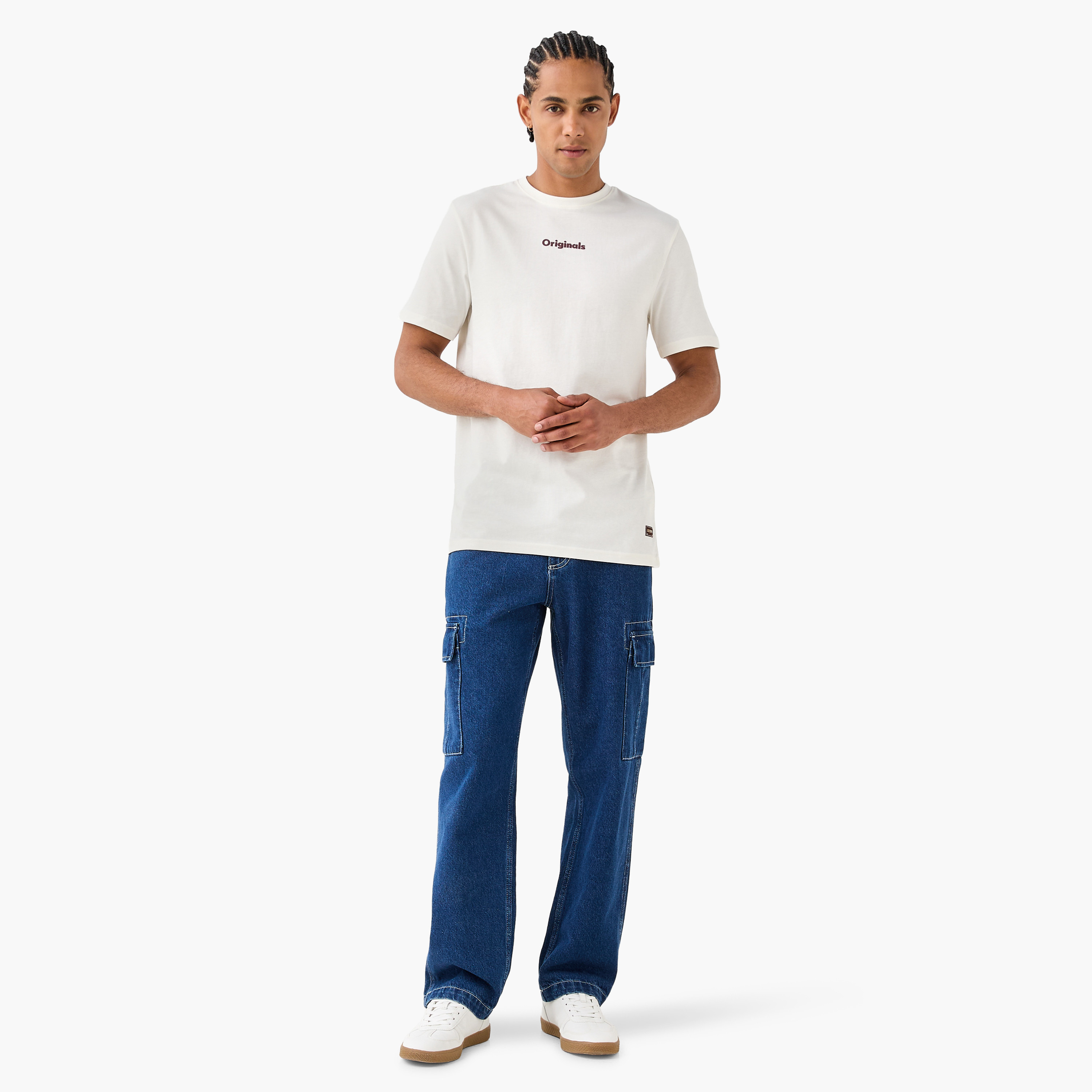 تيشيرت بطبعات تايبوجرافيك وياقة ضيقة من لي كوبر-men-clothing-tshirtsandpolos-tshirts-image-2