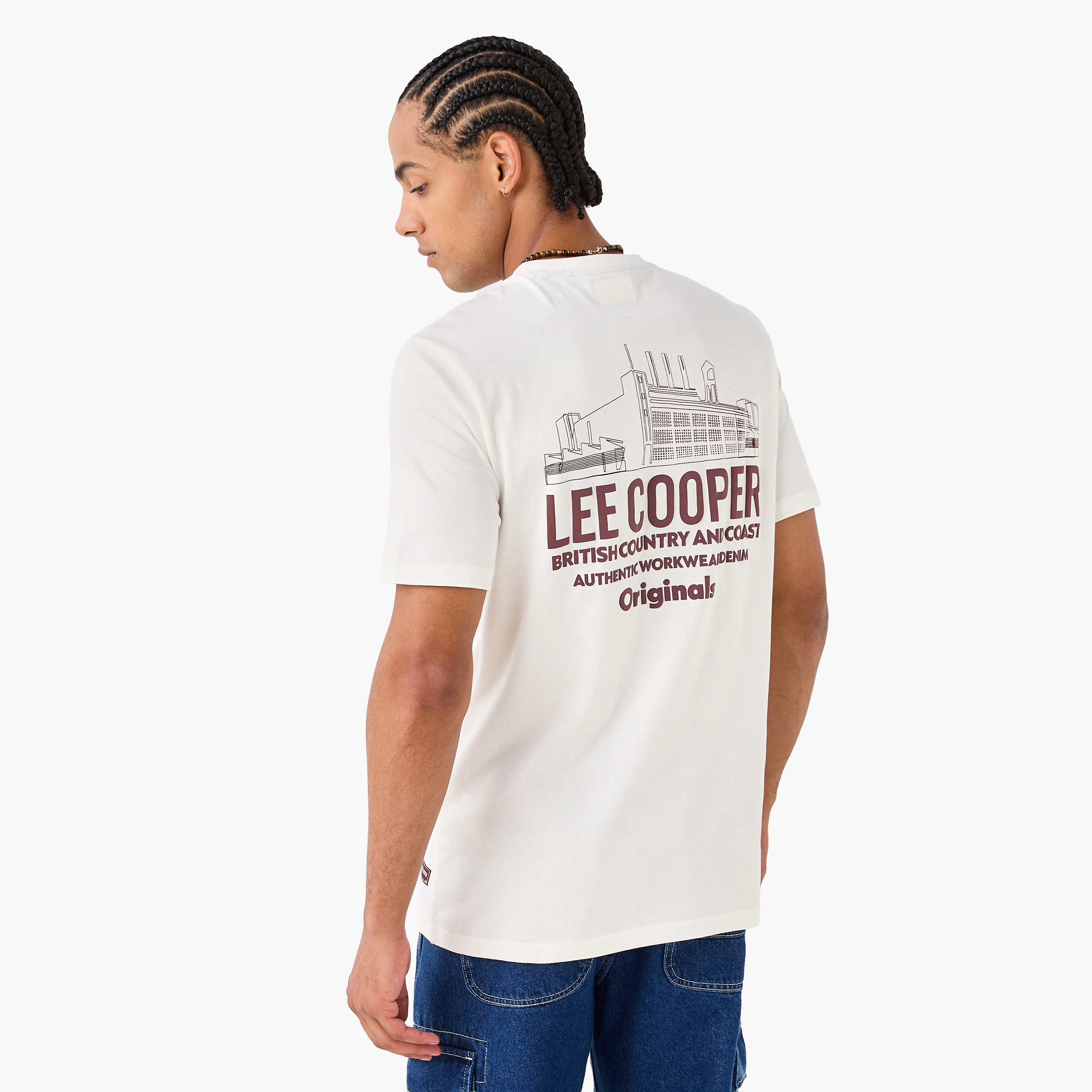 تيشيرت بطبعات تايبوجرافيك وياقة ضيقة من لي كوبر-men-clothing-tshirtsandpolos-tshirts-image-3