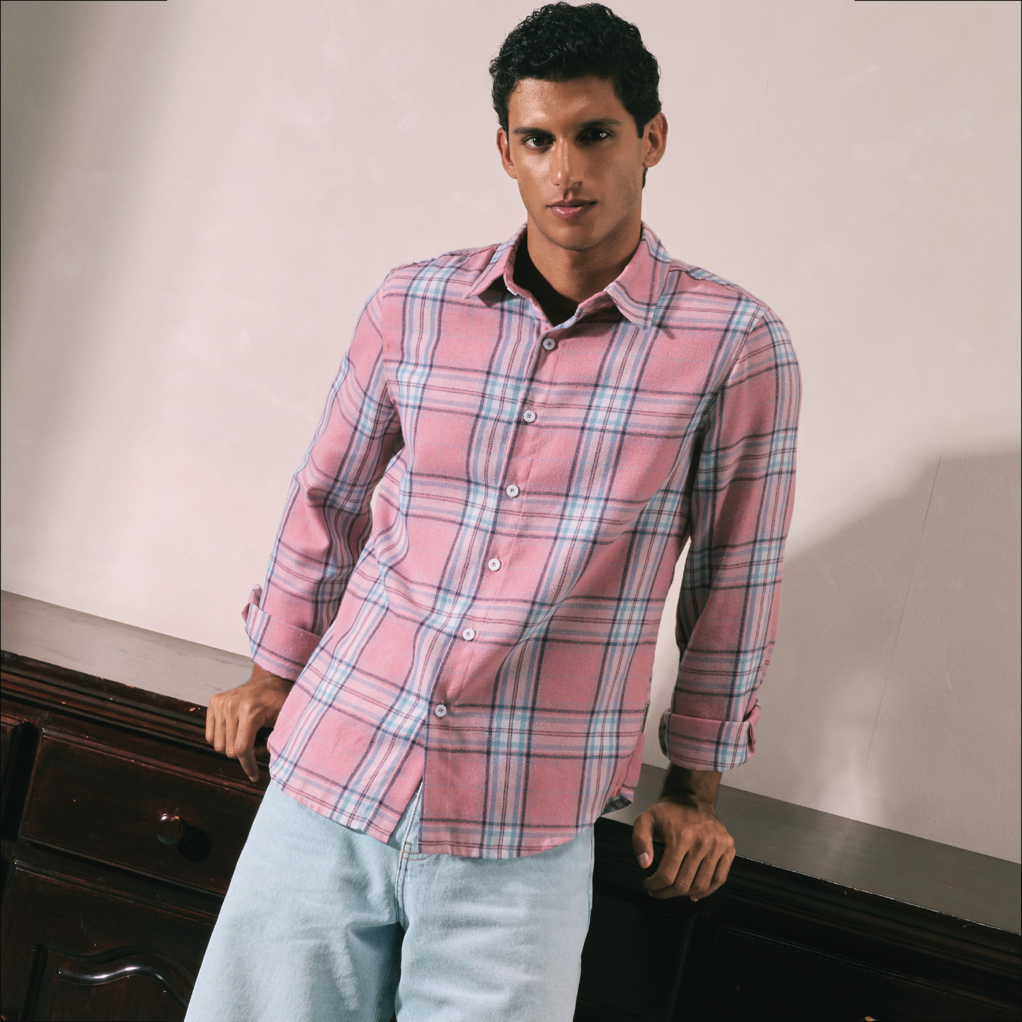 قميص كاروهات بياقة وقصة عادية من لي كوبر-men-clothing-shirts-image-1