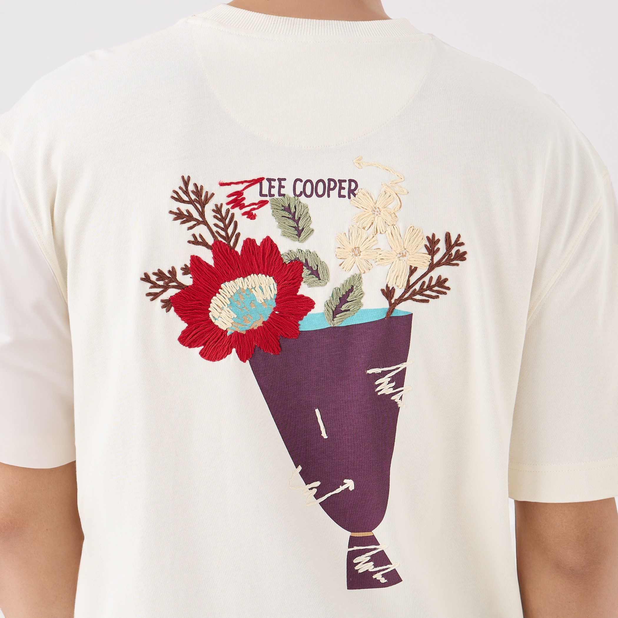 تيشيرت مطرز من لي كوبر-men-clothing-tshirtsandpolos-tshirts-image-5
