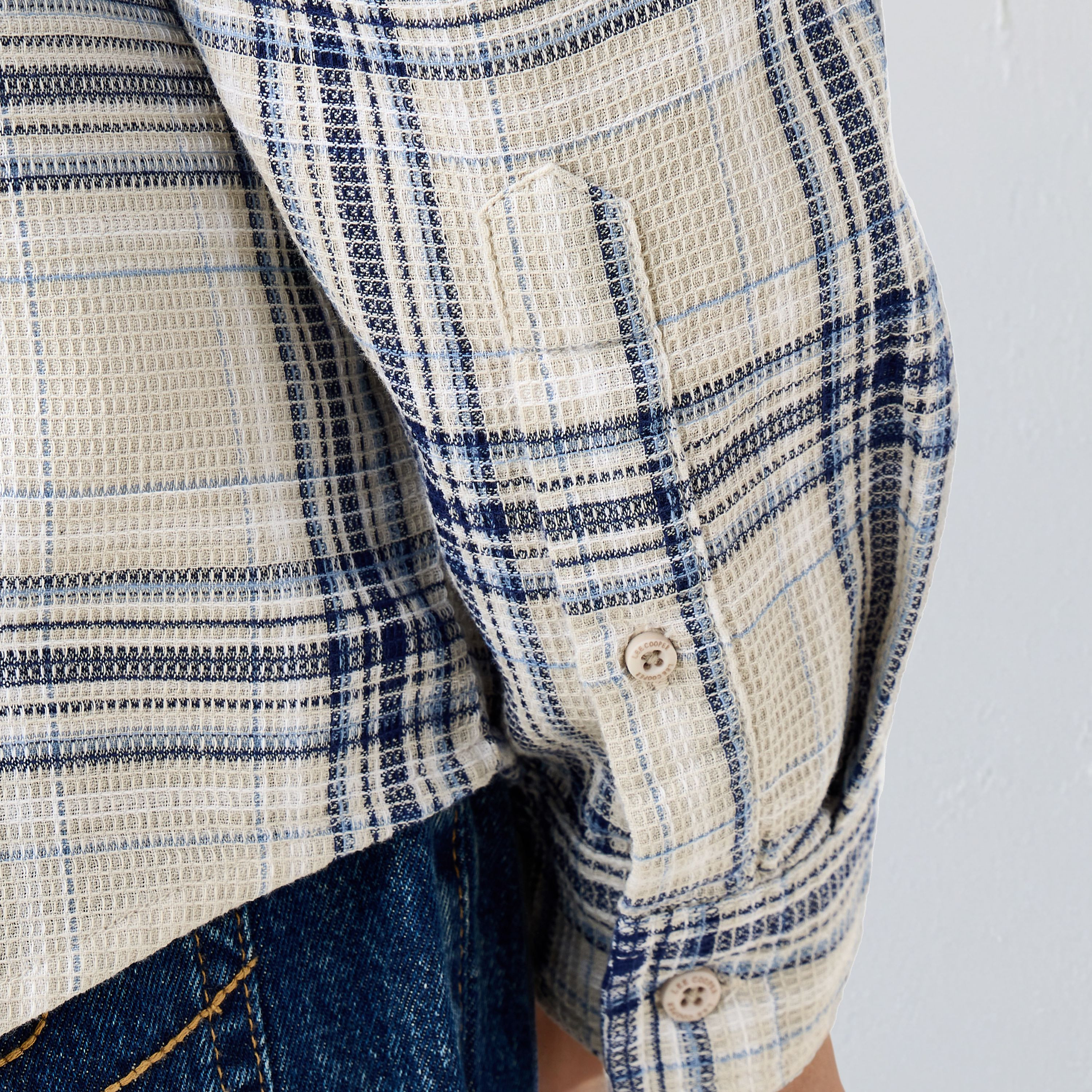 قميص كاروهات بقصّة عادية من لي كوبر-men-clothing-shirts-image-5