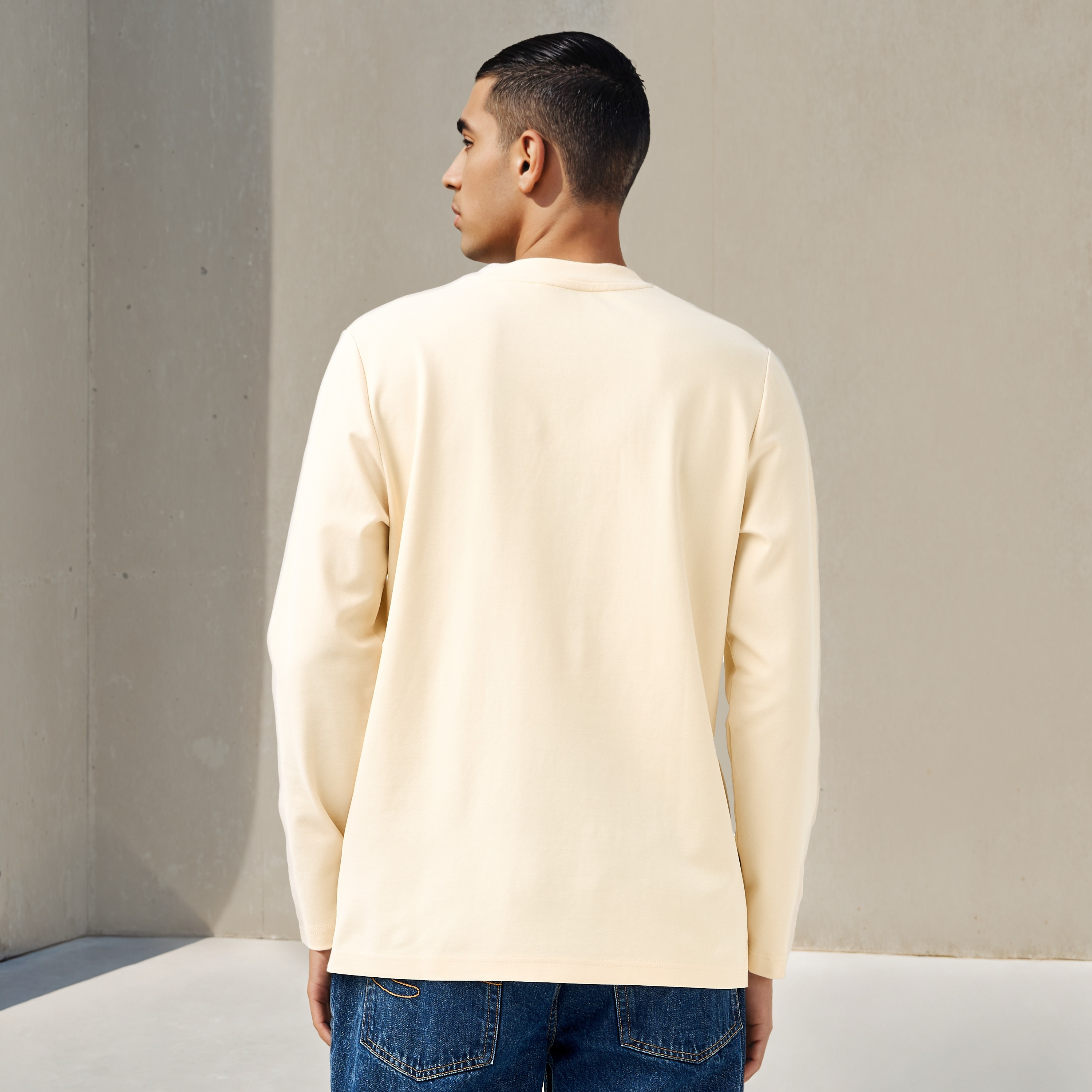 تيشيرت بياقة ضيقة من لي كوبر-men-clothing-tshirtsandpolos-tshirts-image-3