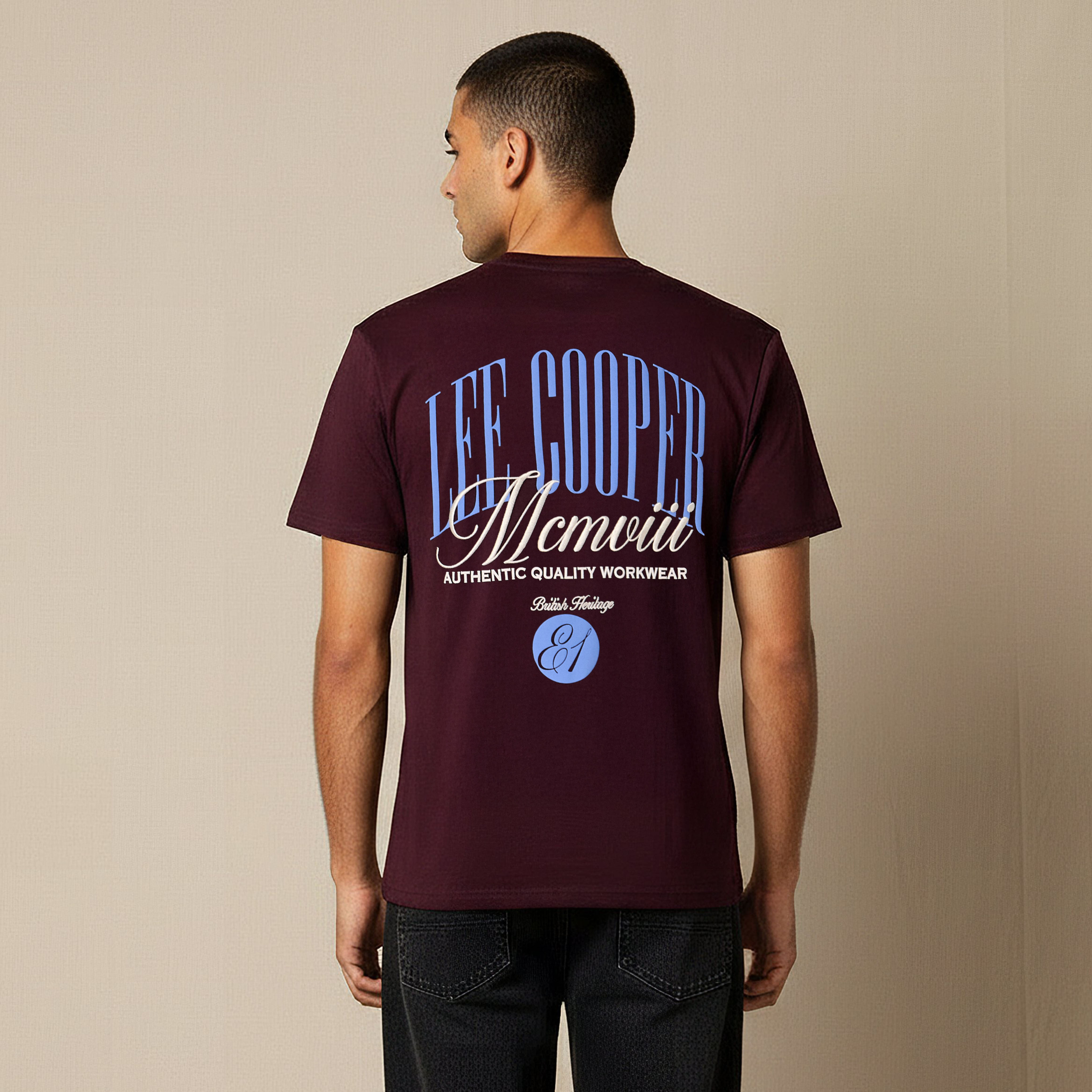 تيشيرت بقصّة عادية وياقة ضيقة وأكمام قصيرة وطبعات شعار للرجال من لي كوبر-men-clothing-tshirtsandpolos-tshirts-image-3