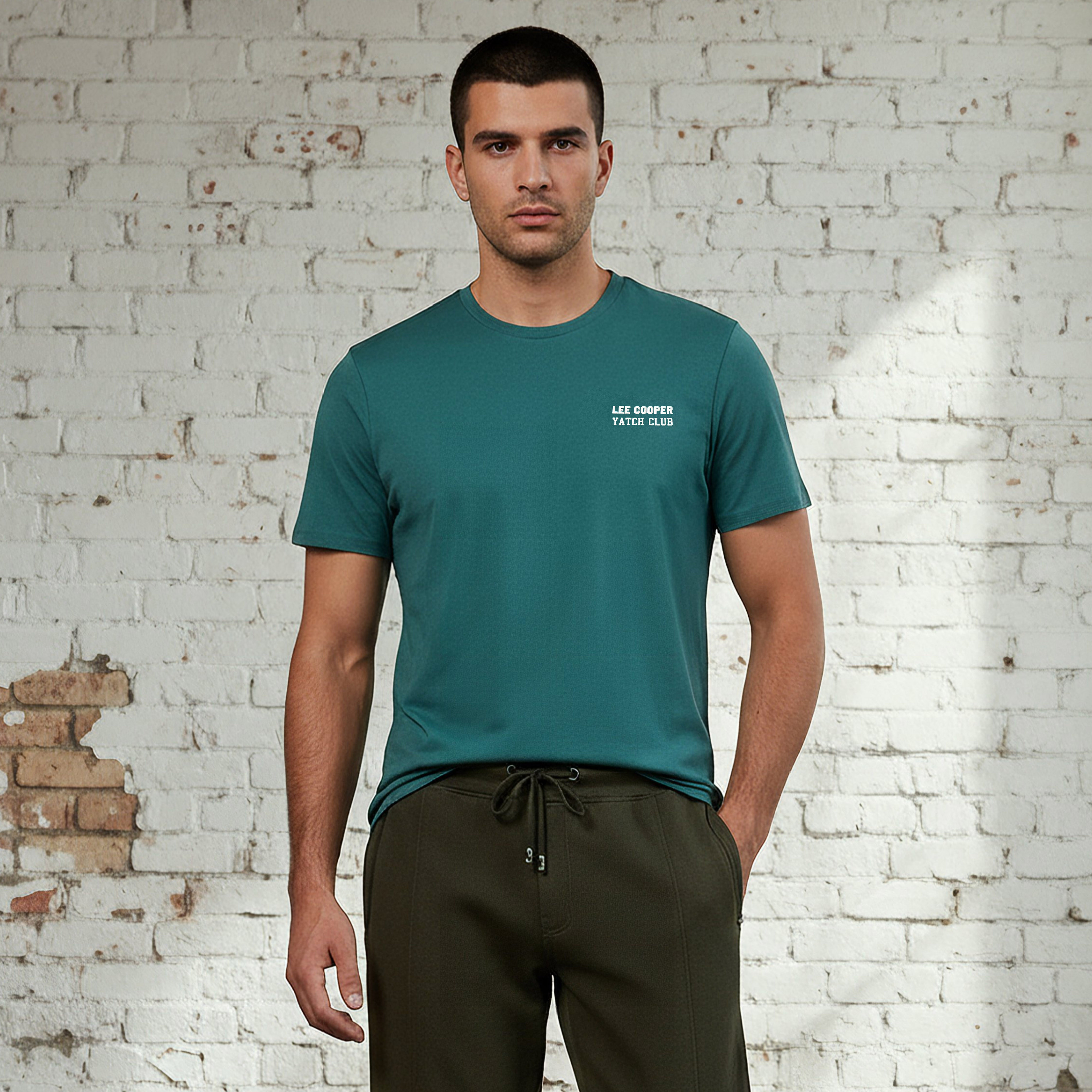 تيشيرت بطبعات جرافيك وقصة عادية وياقة ضيقة وأكمام قصيرة للرجال من لي كوبر-men-clothing-tshirtsandpolos-tshirts-image-1