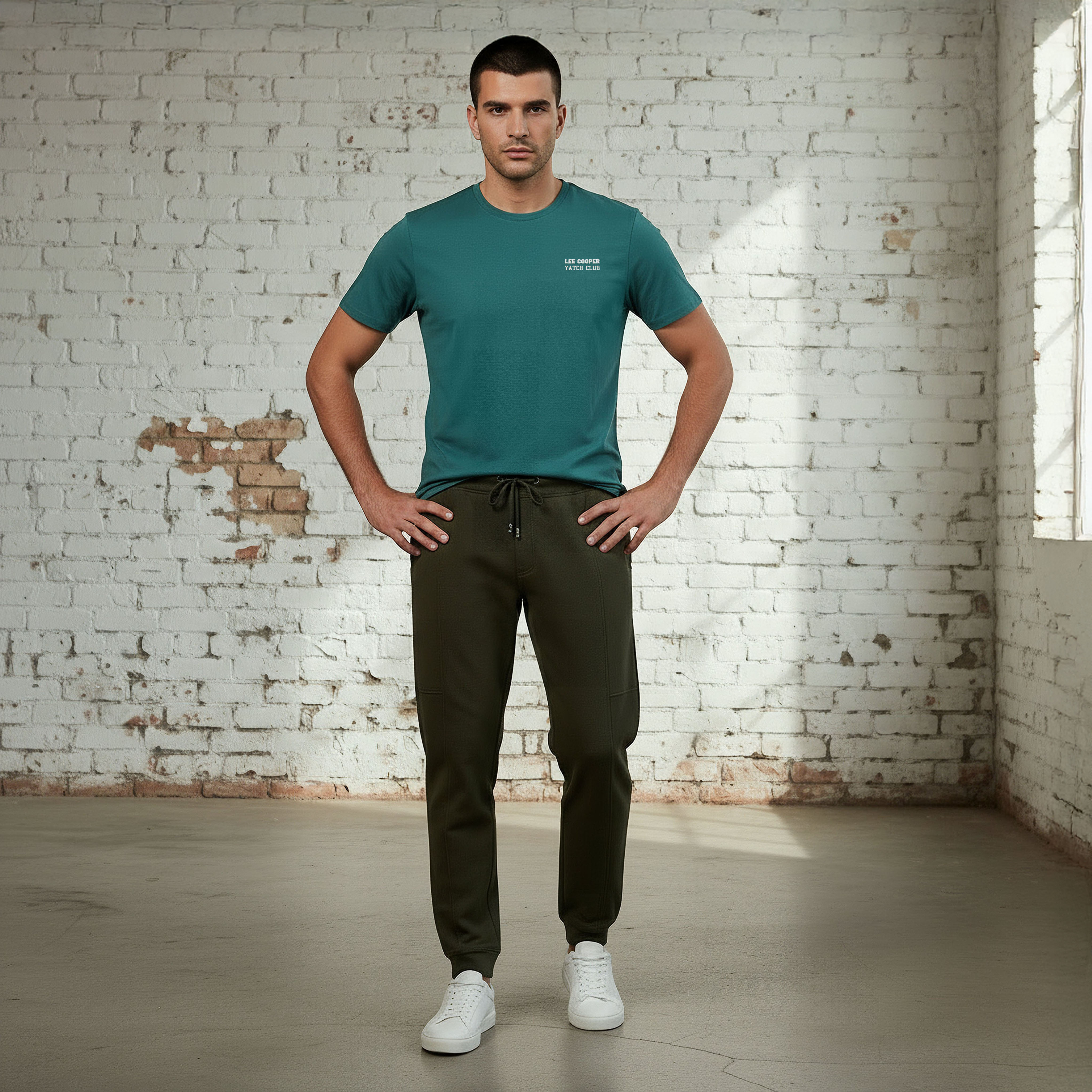 تيشيرت بطبعات جرافيك وقصة عادية وياقة ضيقة وأكمام قصيرة للرجال من لي كوبر-men-clothing-tshirtsandpolos-tshirts-image-2