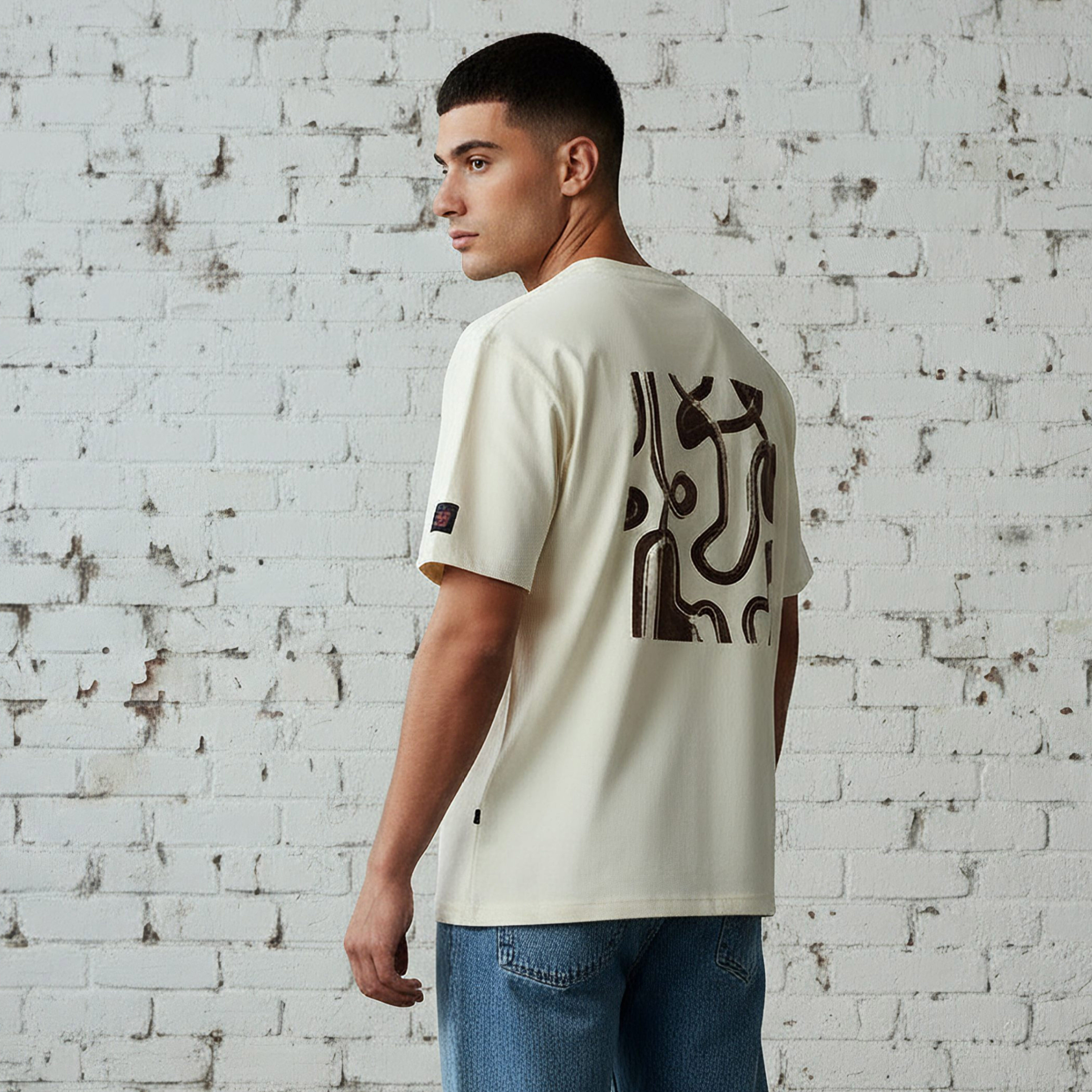 تيشيرت بياقة ضيقة وأكمام قصيرة وطبعات للرجال من لي كوبر-men-clothing-tshirtsandpolos-tshirts-image-3