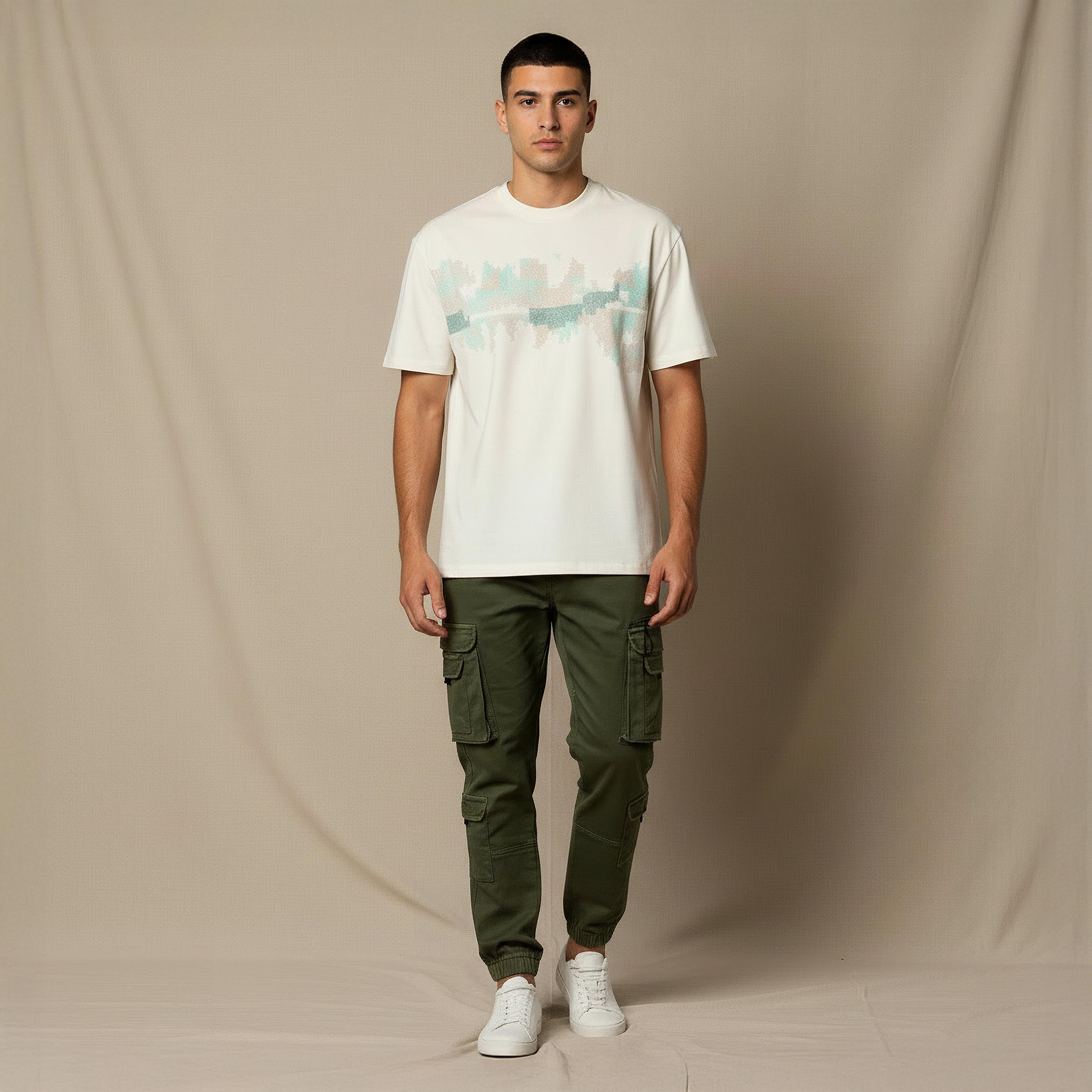 تيشيرت مطرز بقصّة عادية وياقة ضيقة وأكمام قصيرة للرجال من لي كوبر-men-clothing-tshirtsandpolos-tshirts-image-2