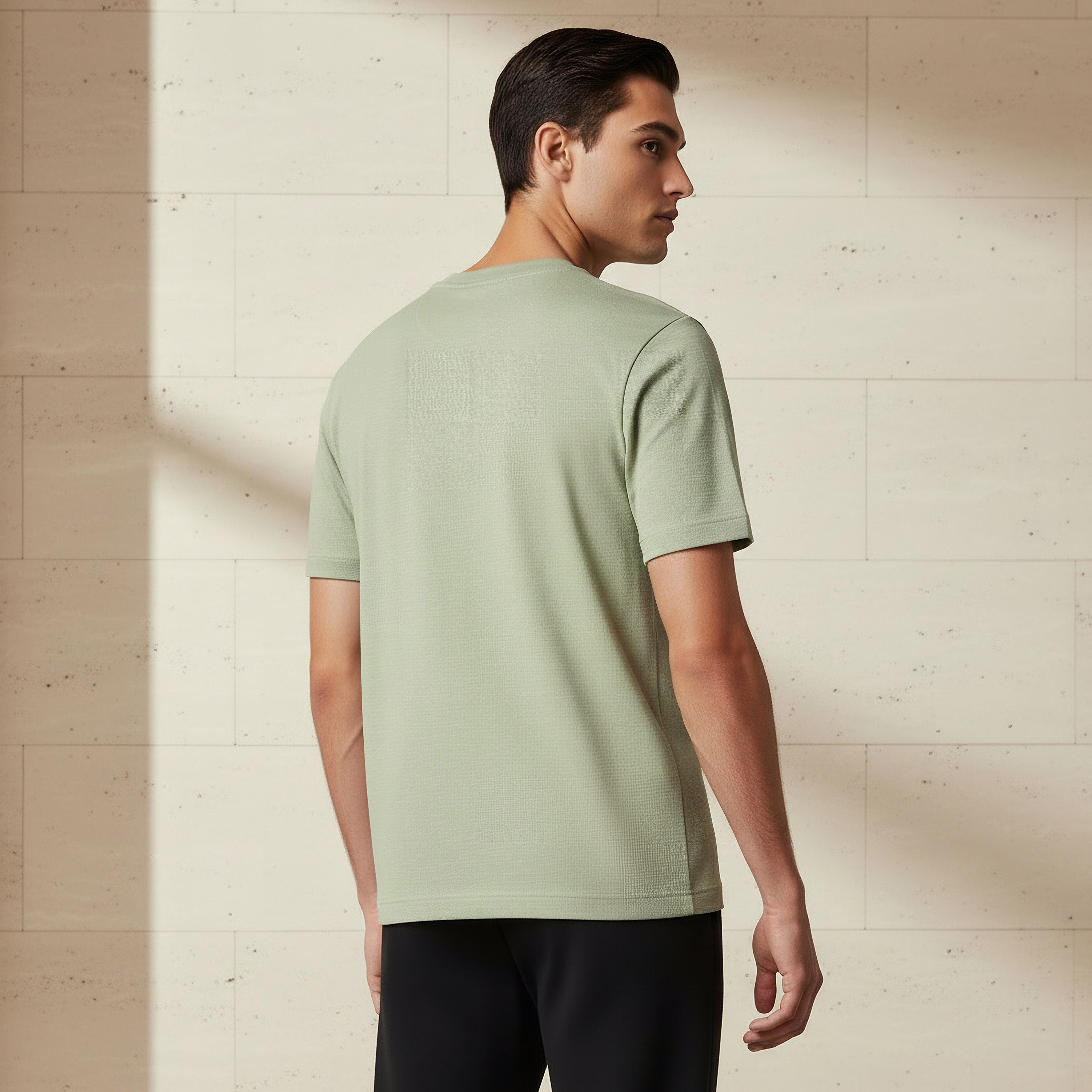 تيشيرت رجالي بياقة ضيقة وقصة عادية وأكمام قصيرة وزينة رقعة من لي كوبر-men-clothing-tshirtsandpolos-tshirts-image-3