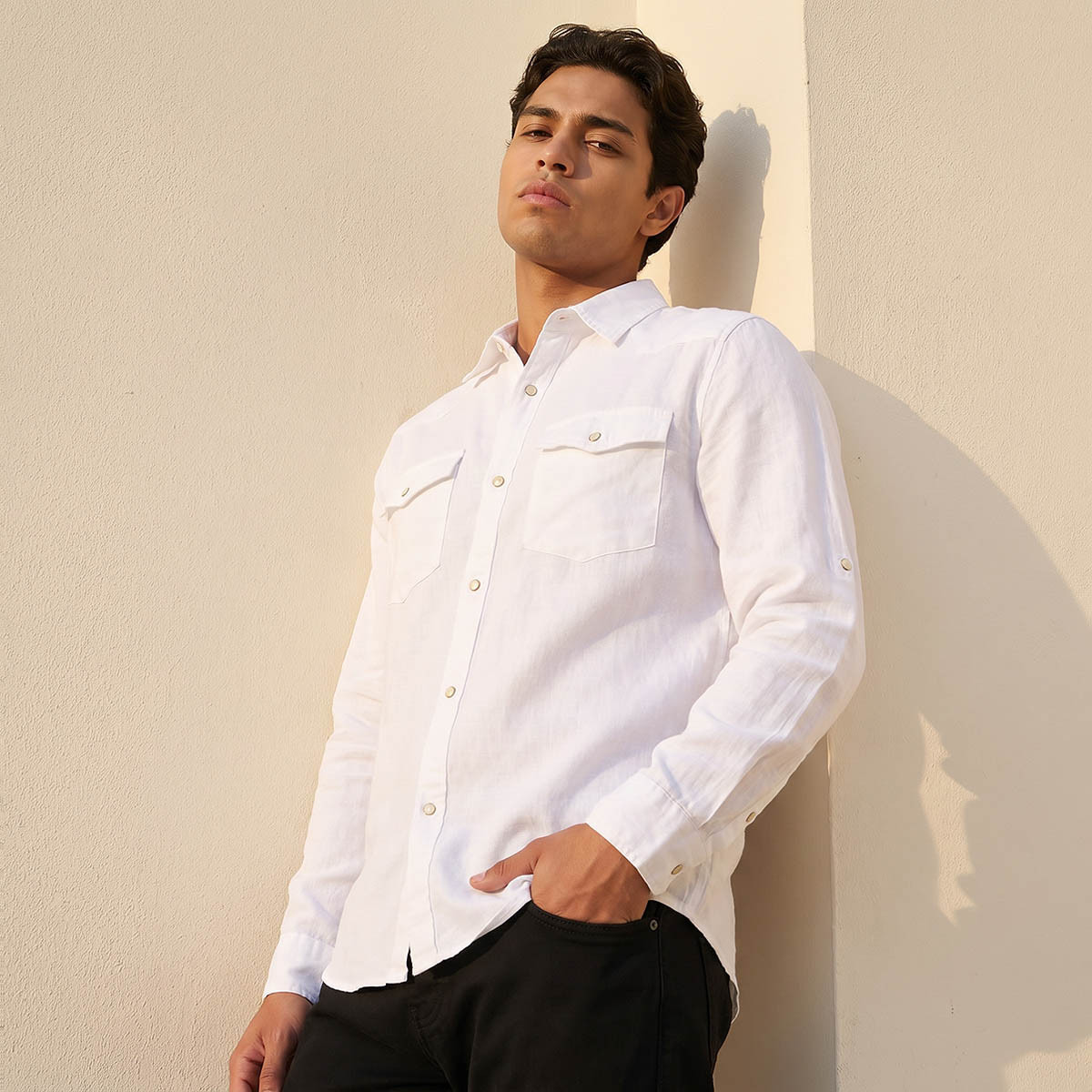 قميص كتان بقصّة عادية وياقة عادية وأكمام طويلة للرجال من لي كوبر-men-clothing-shirts-image-1