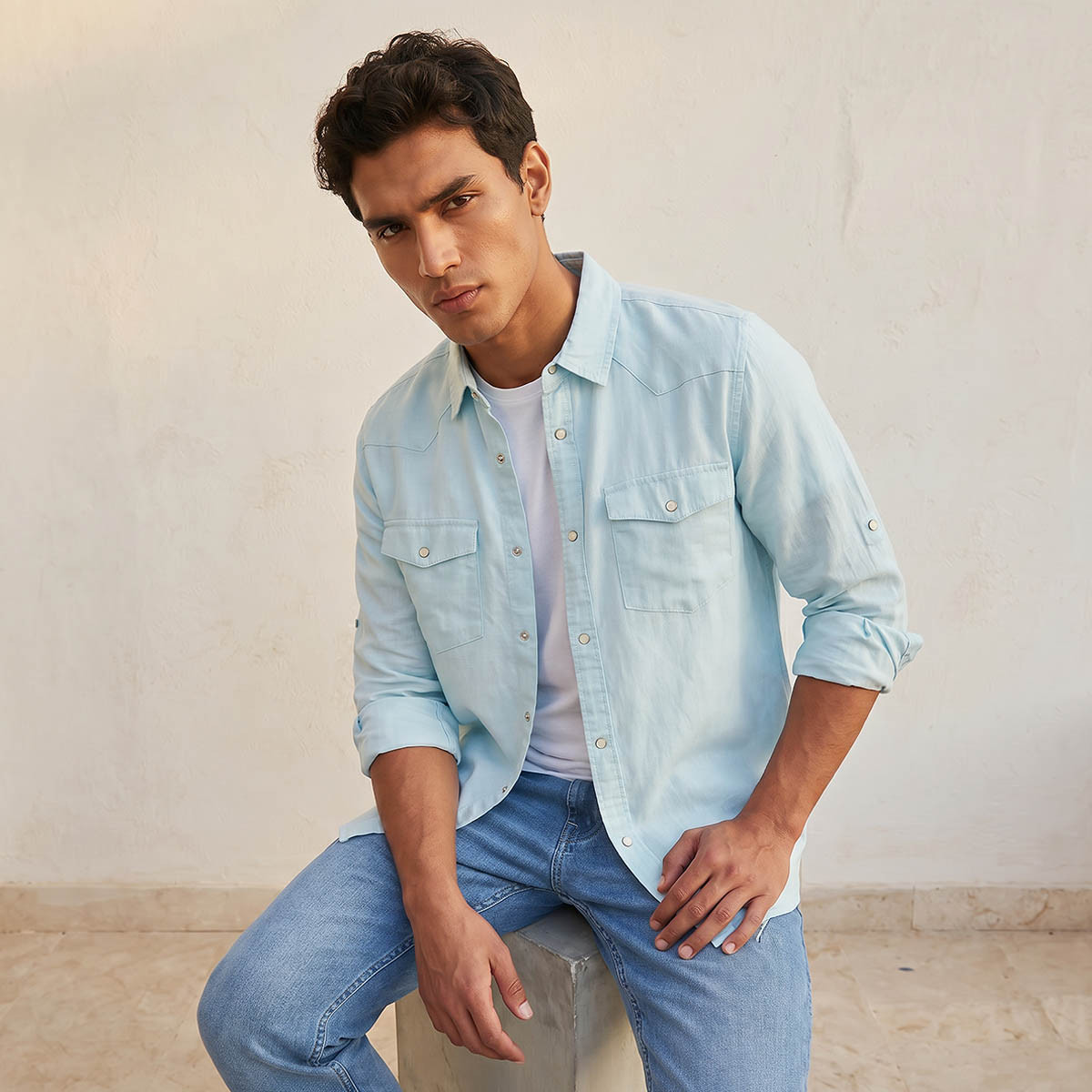 قميص كتان بقصّة عادية وياقة عادية وأكمام طويلة للرجال من لي كوبر-men-clothing-shirts-image-1