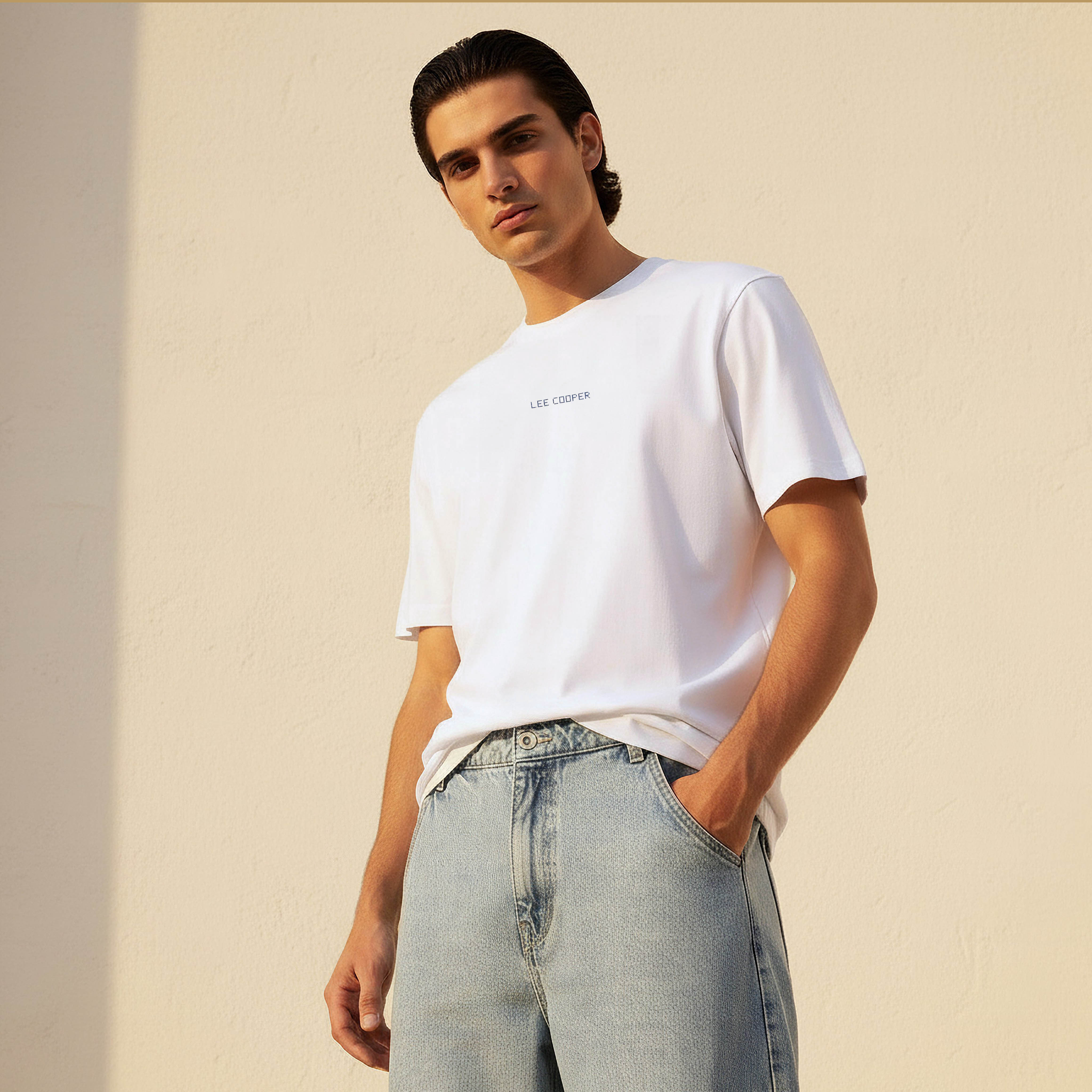 تيشيرت بقصة عادية وياقة ضيقة وأكمام قصيرة وطبعات شعار للرجال من لي كوبر-men-clothing-tshirtsandpolos-tshirts-image-3