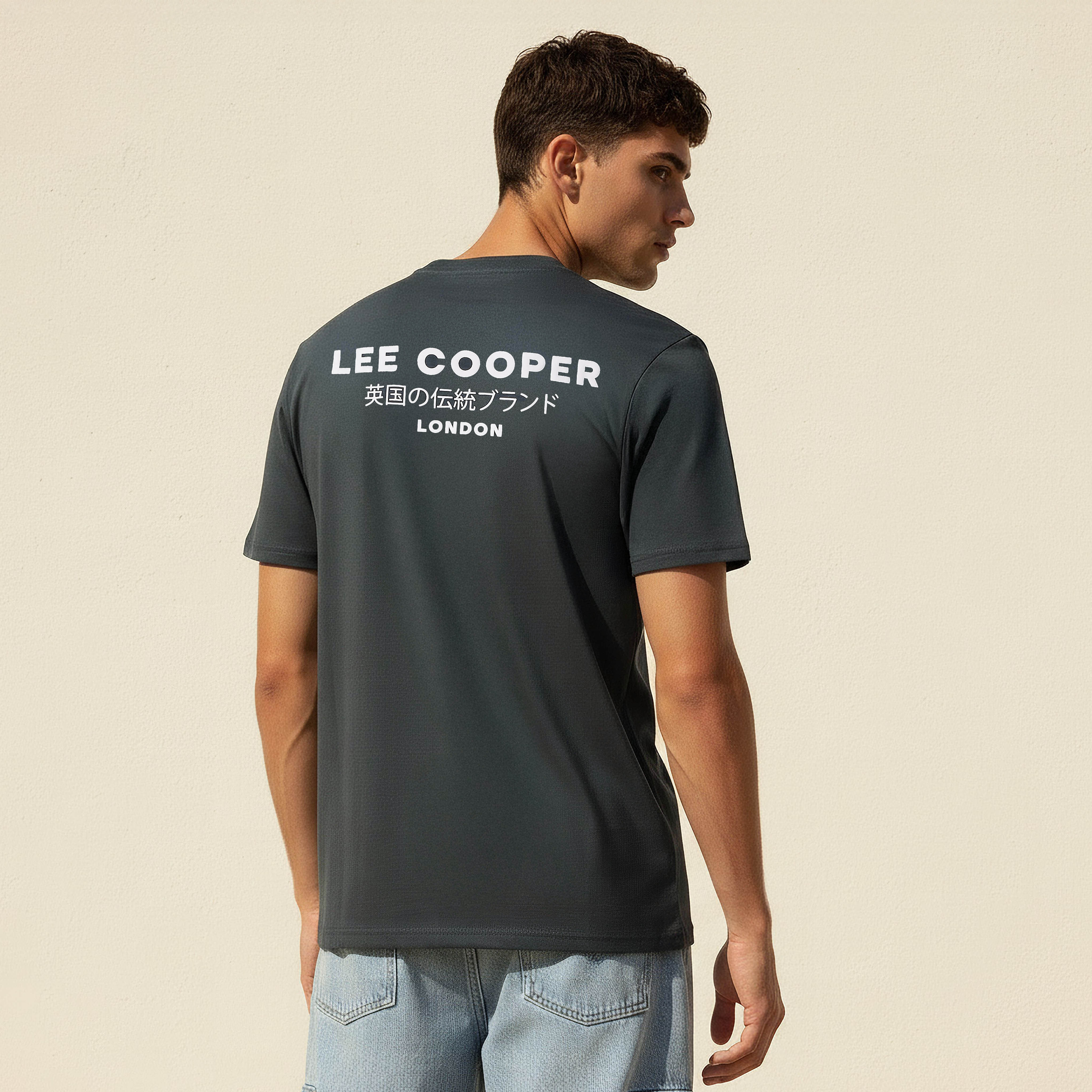 تيشيرت بقصة عادية وياقة ضيقة وأكمام قصيرة وطبعات شعار للرجال من لي كوبر-men-clothing-tshirtsandpolos-tshirts-image-1