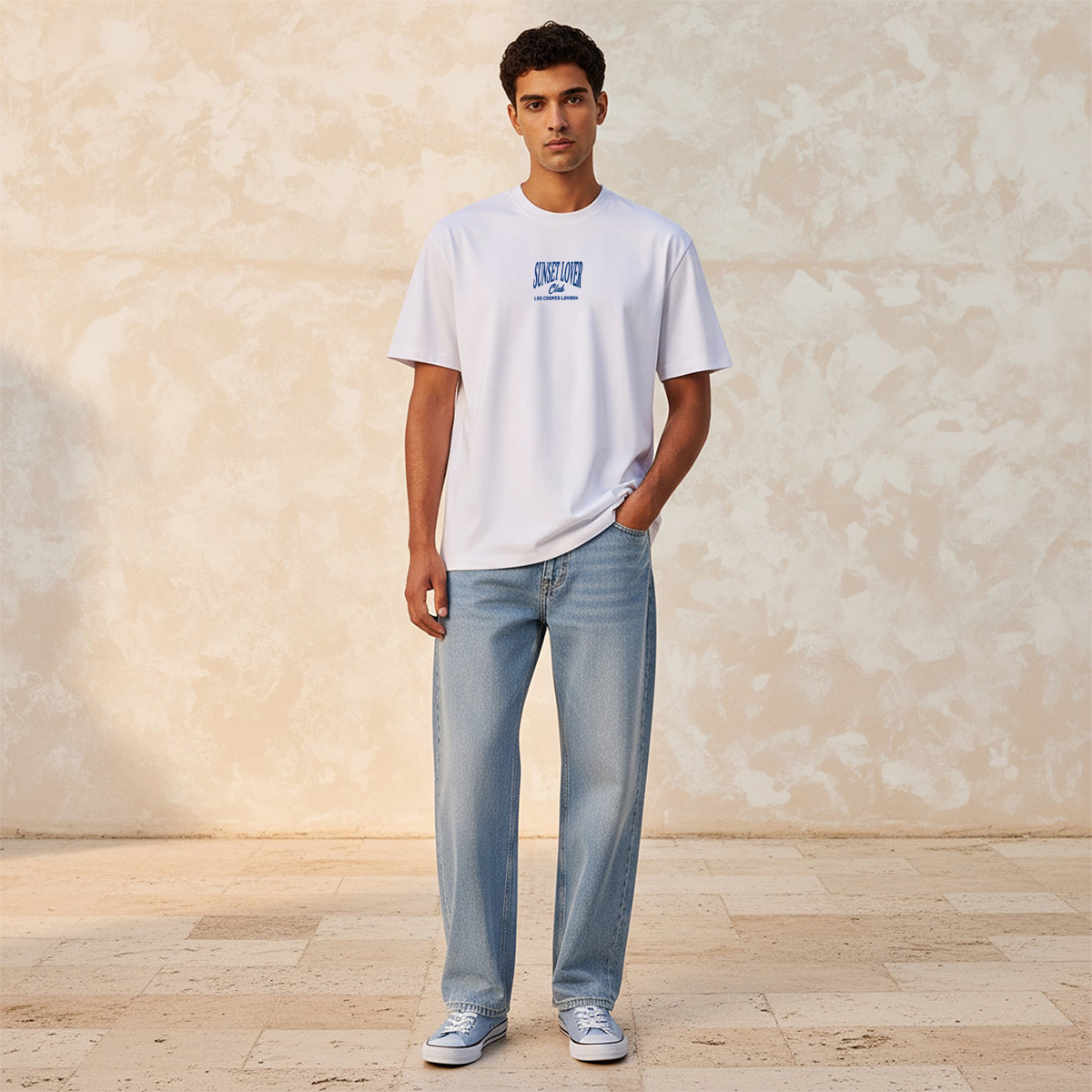 تيشيرت بياقة ضيقة وأكمام قصيرة وقصة عادية من لي كوبر-men-clothing-tshirtsandpolos-tshirts-image-5