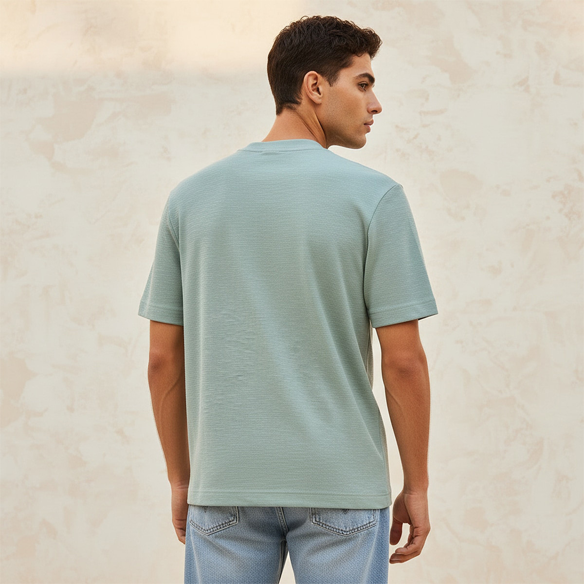 تيشيرت بياقة ضيقة وأكمام قصيرة من  لي كوبر-men-clothing-tshirtsandpolos-tshirts-image-4