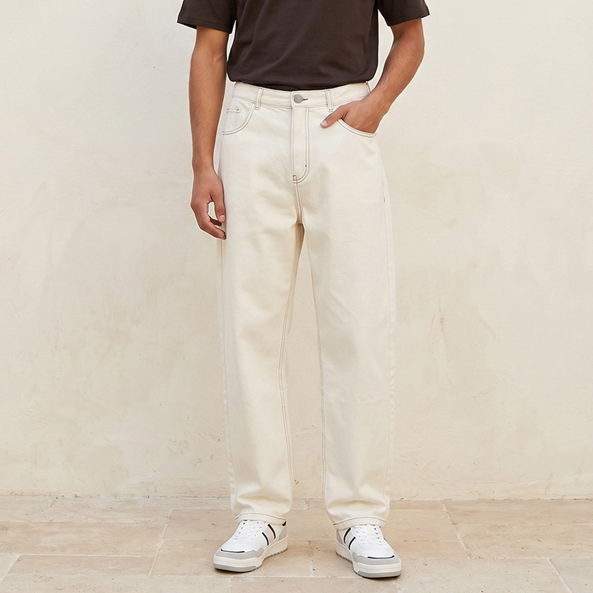 بنطلون جينز قطن بقصة باغي من لي كوبر-men-clothing-bottoms-trousersandchinos-trousers-image-1