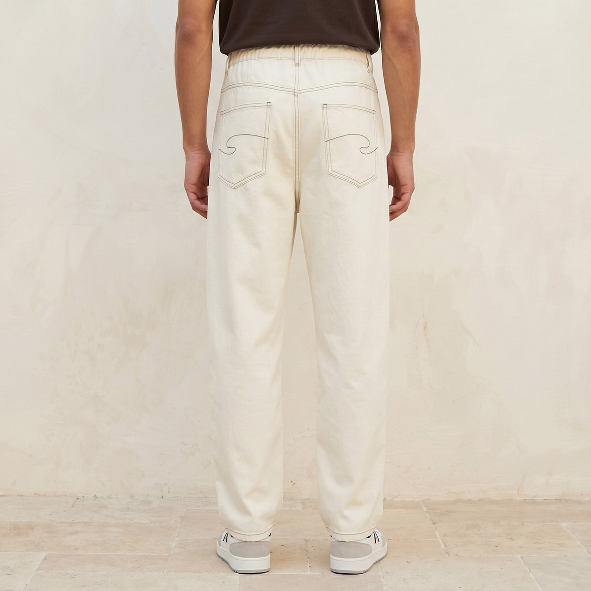 بنطلون جينز قطن بقصة باغي من لي كوبر-men-clothing-bottoms-trousersandchinos-trousers-image-4