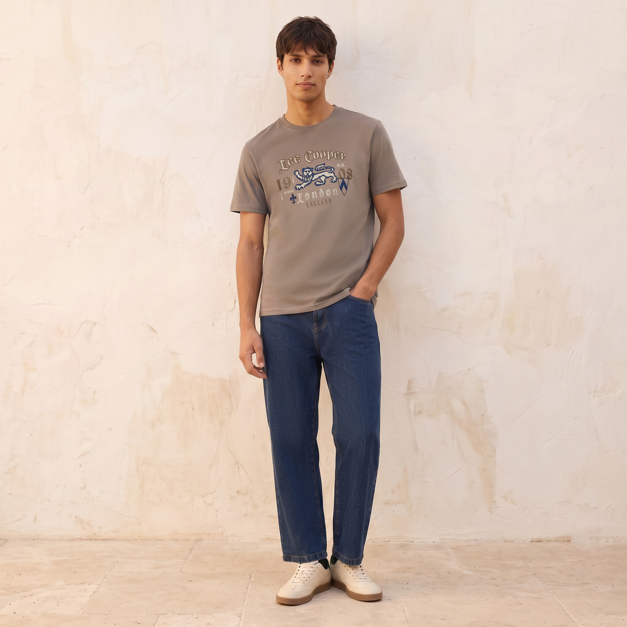 Lee Cooper Crew Neck Logo T-shirt-men-clothing-tshirtsandpolos-tshirts-image-2