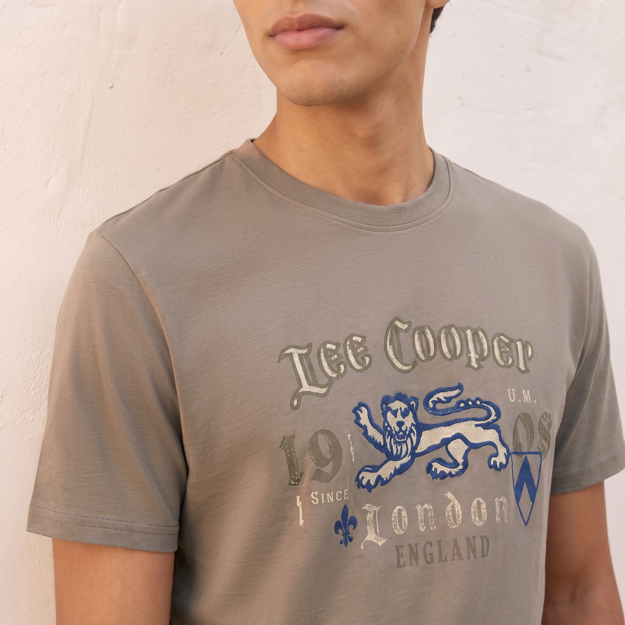 Lee Cooper Crew Neck Logo T-shirt-men-clothing-tshirtsandpolos-tshirts-image-4