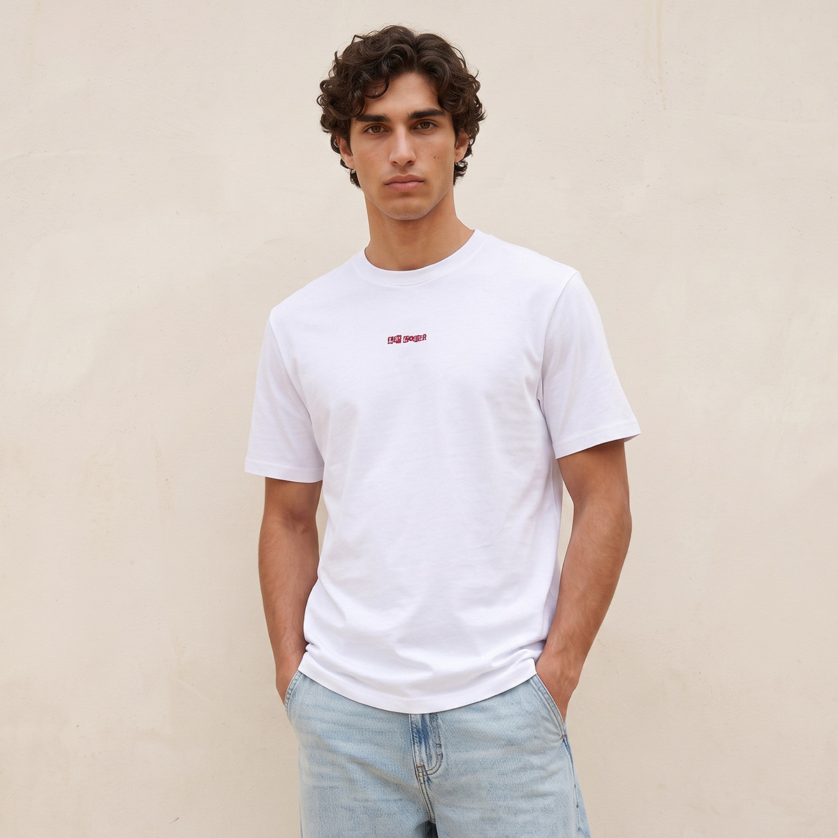 تيشيرت بياقة ضيقة وطبعات شعار وأكمام قصيرة من لي كوبر-men-clothing-tshirtsandpolos-tshirts-image-1