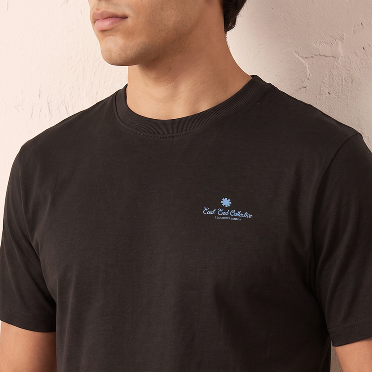 تيشيرت قطن بياقة ضيقة من لي كوبر-men-clothing-tshirtsandpolos-tshirts-image-5