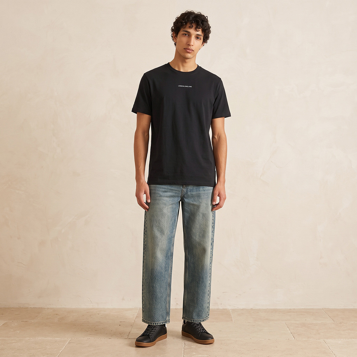 تيشيرت قطن بياقة ضيقة من لي كوبر-men-clothing-tshirtsandpolos-tshirts-image-2