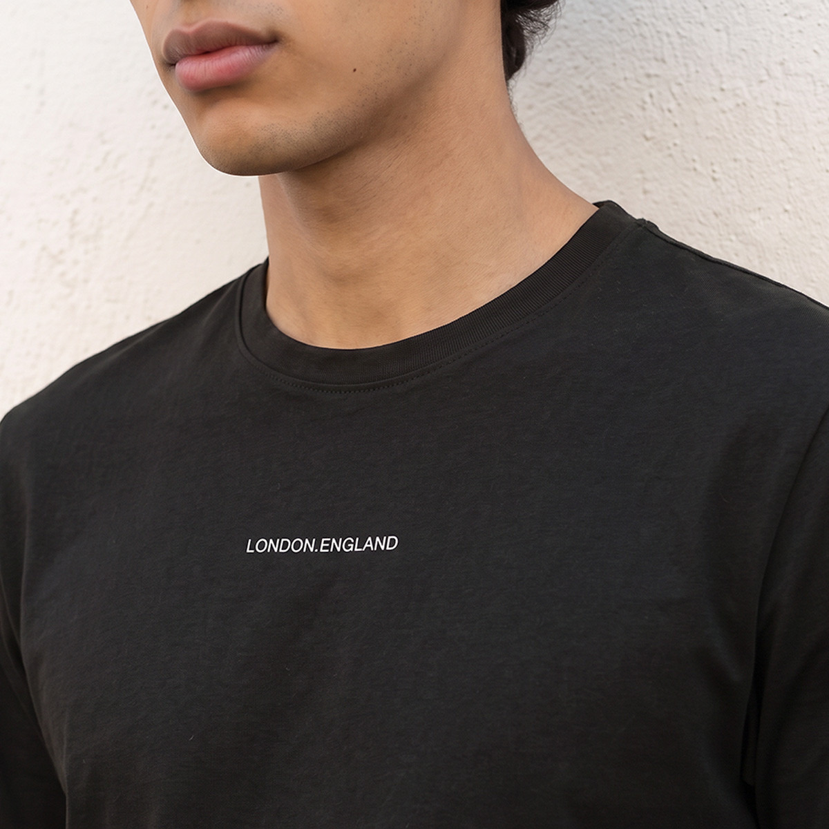 تيشيرت قطن بياقة ضيقة من لي كوبر-men-clothing-tshirtsandpolos-tshirts-image-4