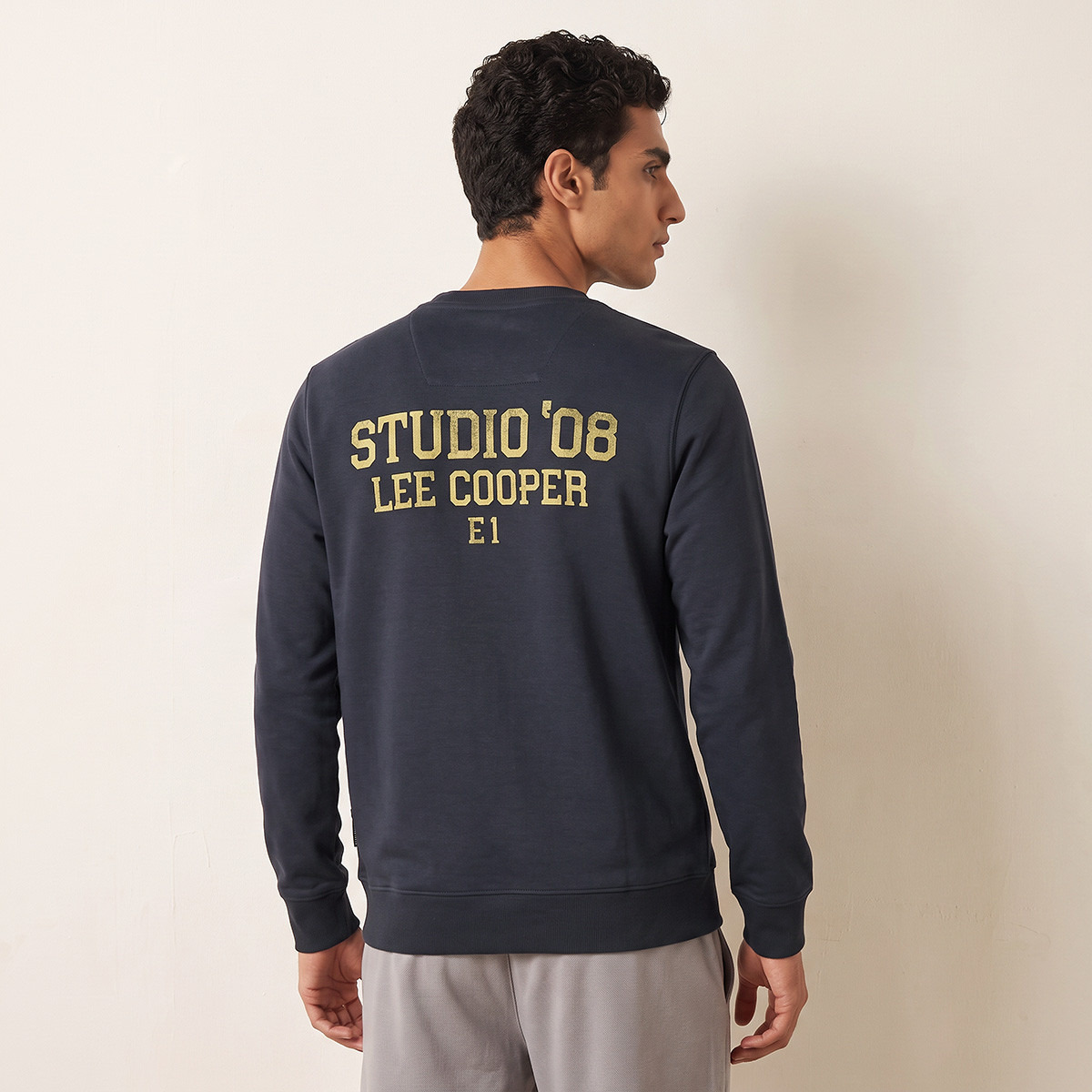 سويت شيرت بطبعات-men-winterwear-hoodiesandsweatshirts-image-1