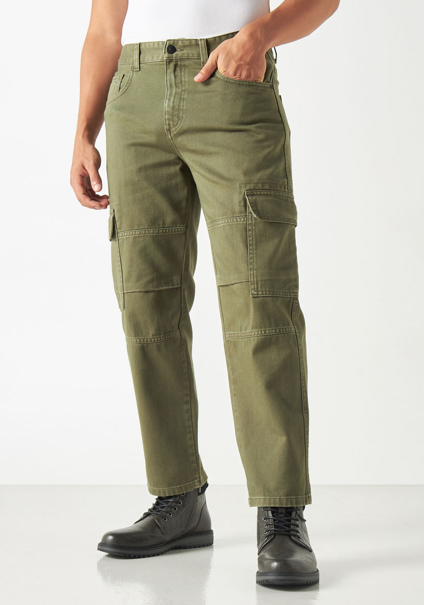 Buy Men's Lee Cooper Solid Tapered Cargo Jeans with Pockets Online ...