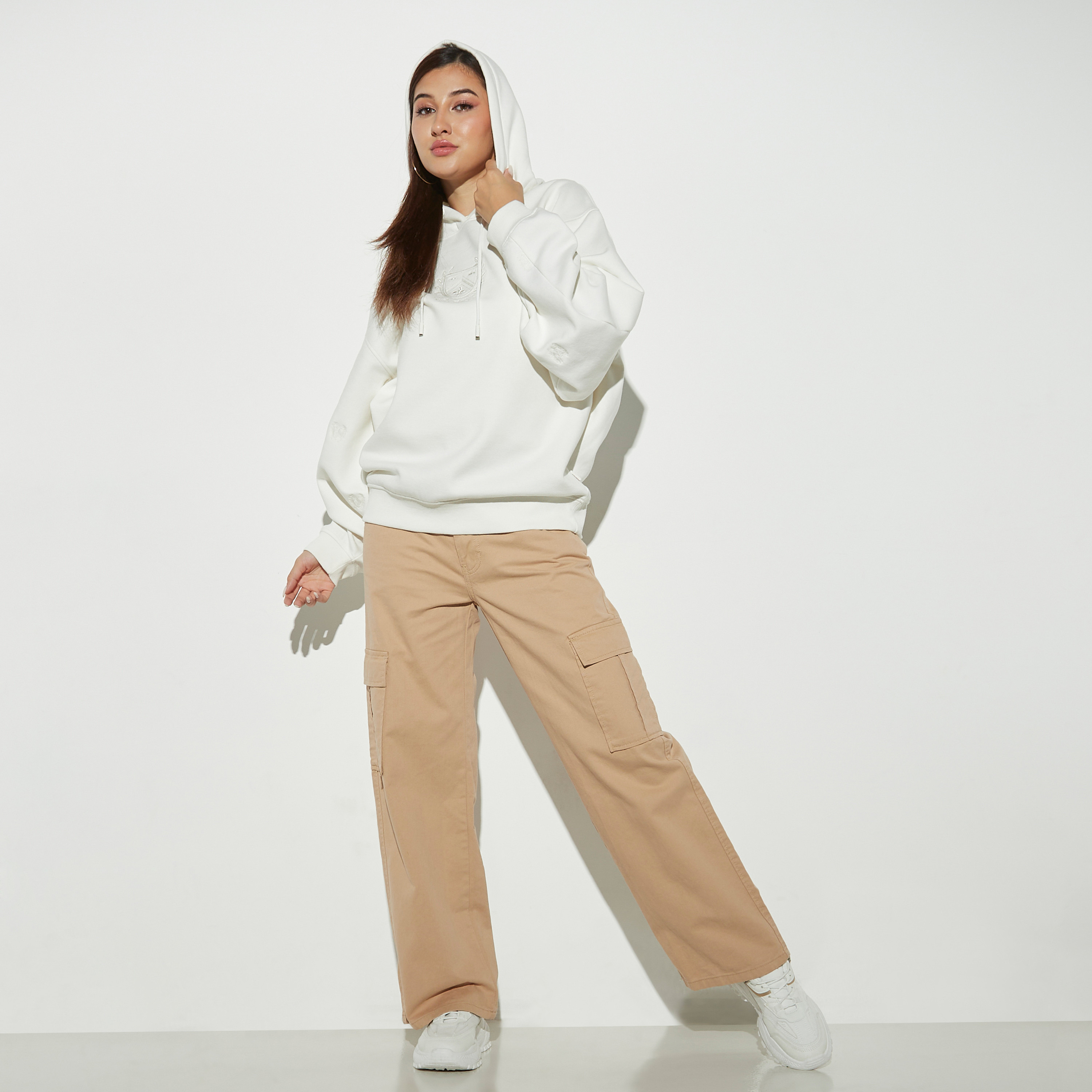 هودي واسع مطرّز بأكمام طويلة من لي كوبر-women-clothing-hoodiesandsweatshirts-hoodies-image-2